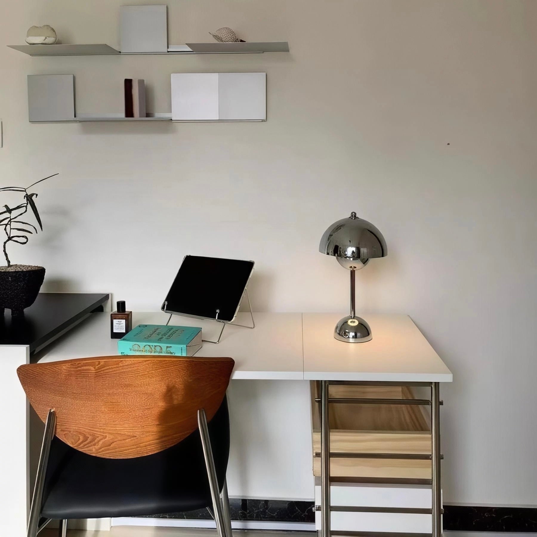 Mulch work desk