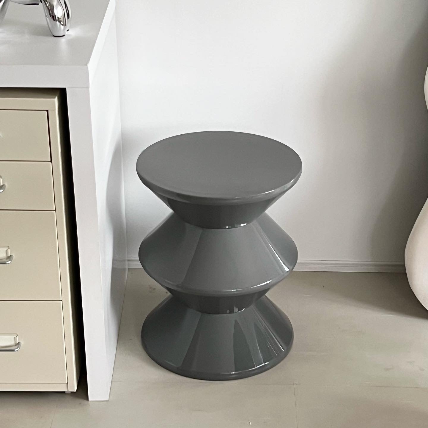 C41 Objet Side Stool