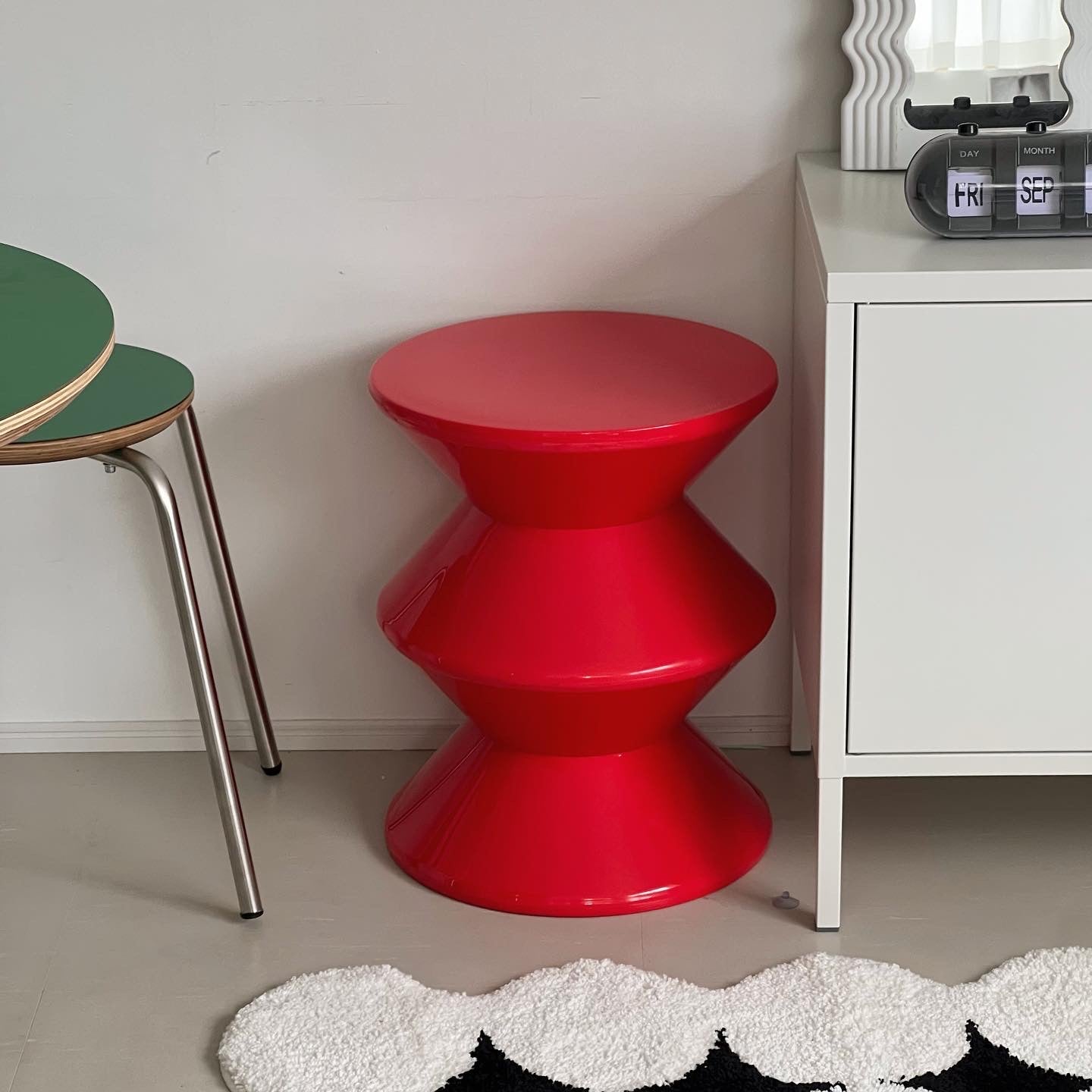 C41 Objet side stool