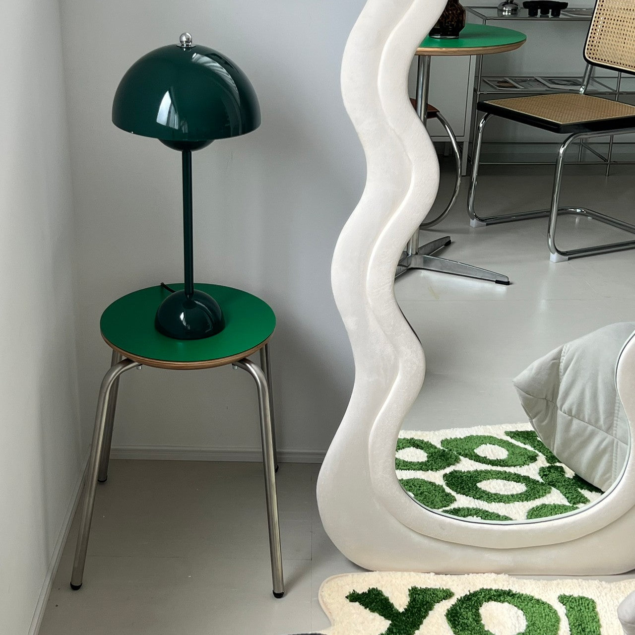 C46 Retro circle stool