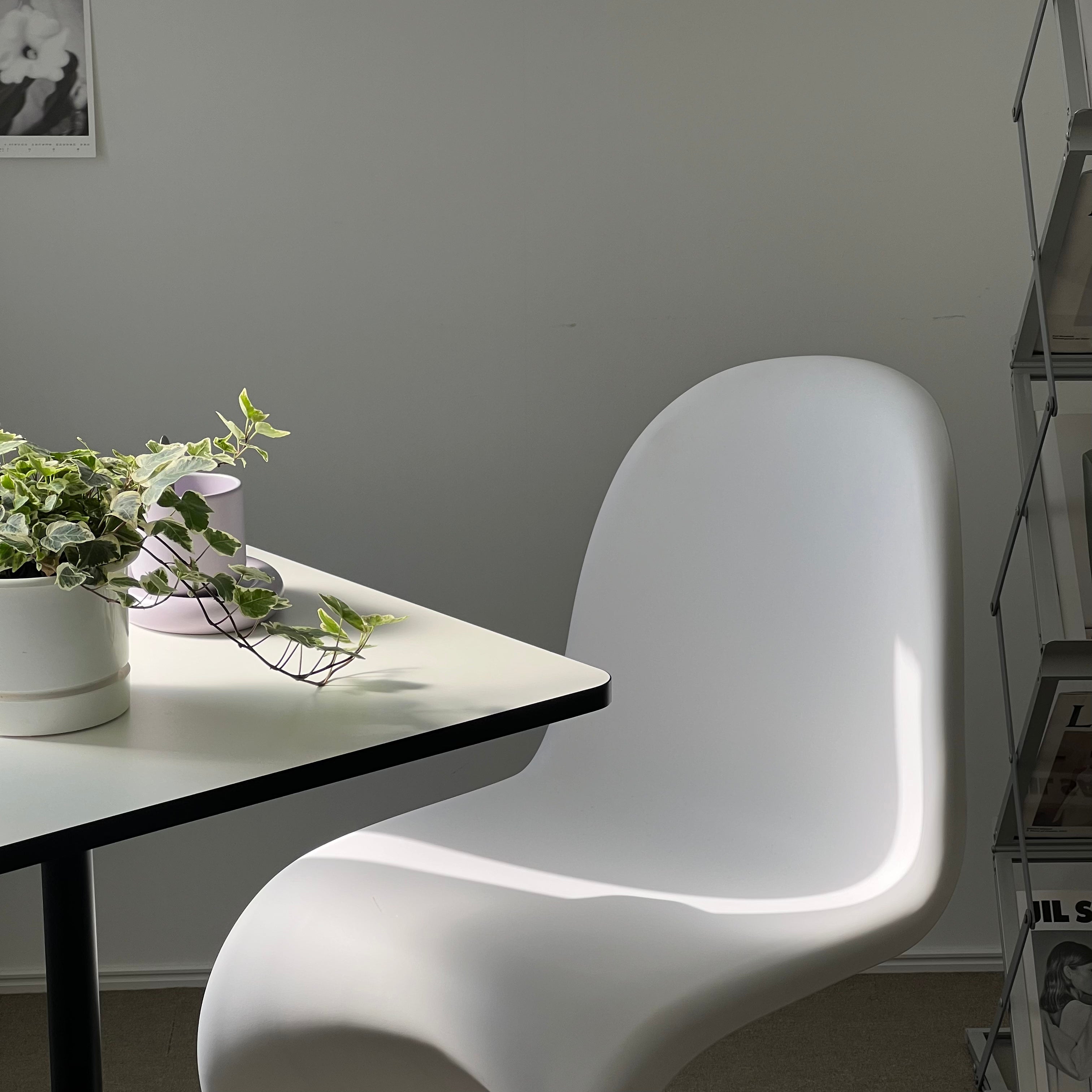 C27 Colorful Elegant Chair