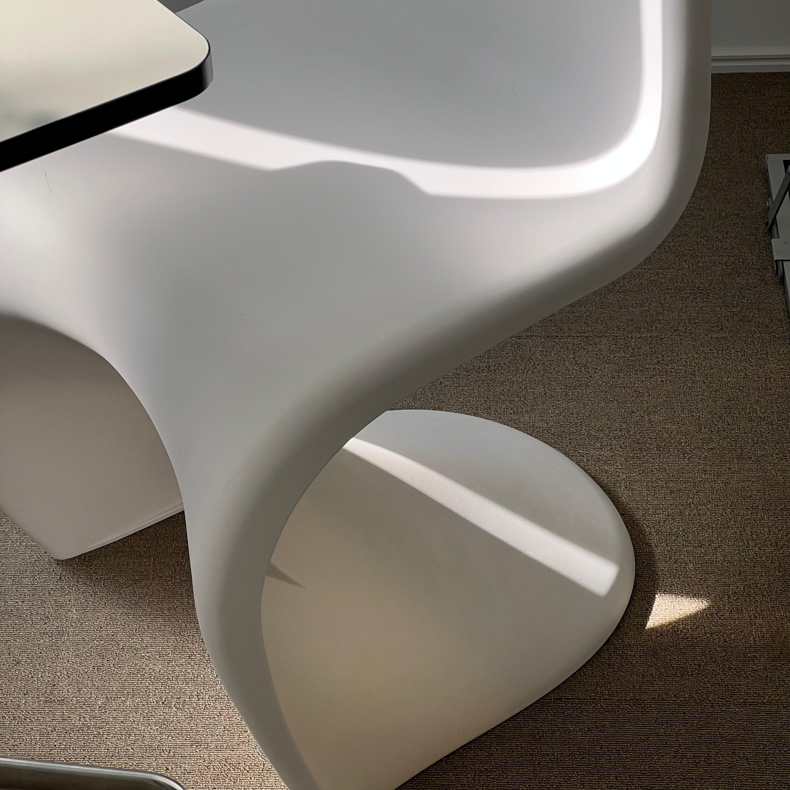 C27 Colorful Elegant Chair