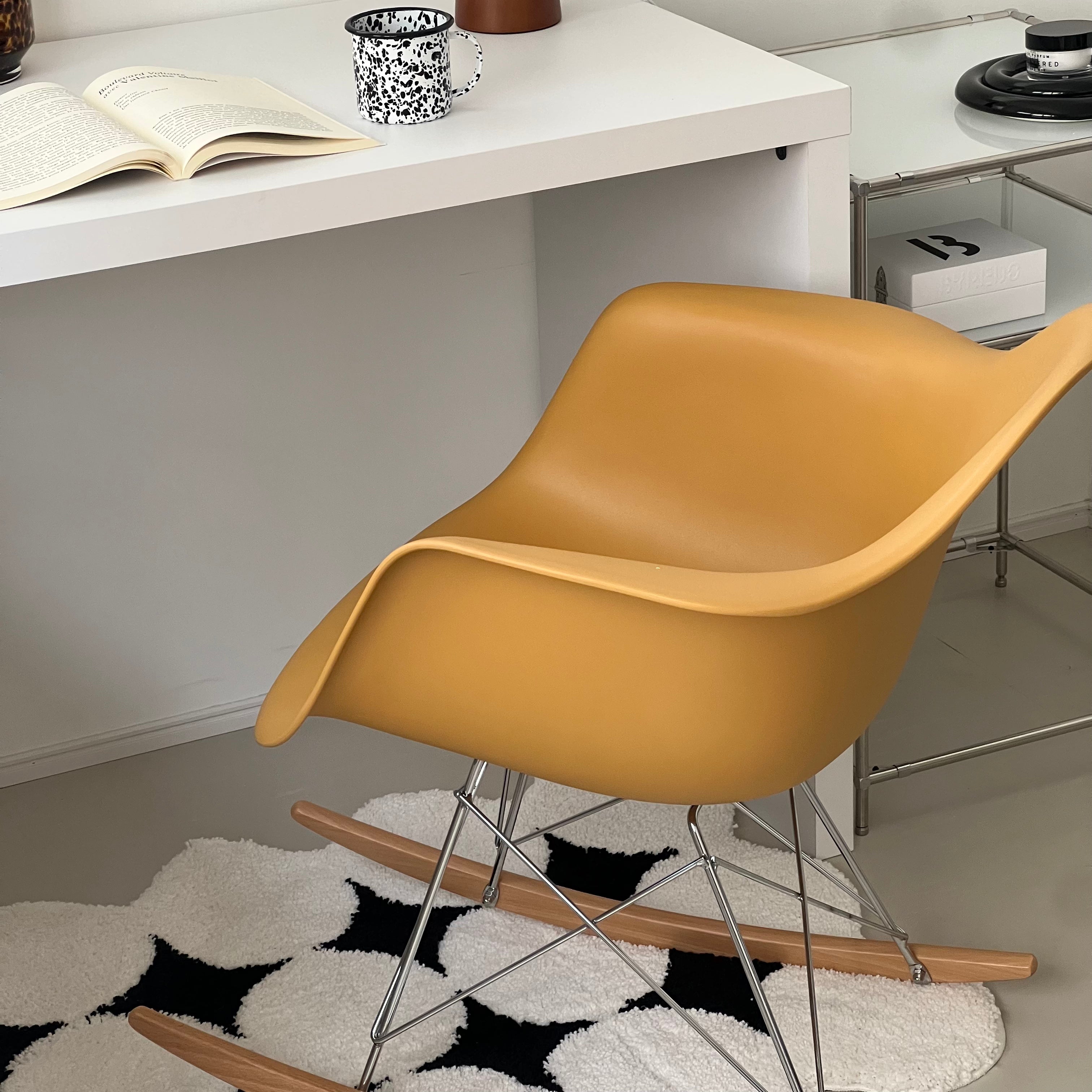 C48 swing egg chair