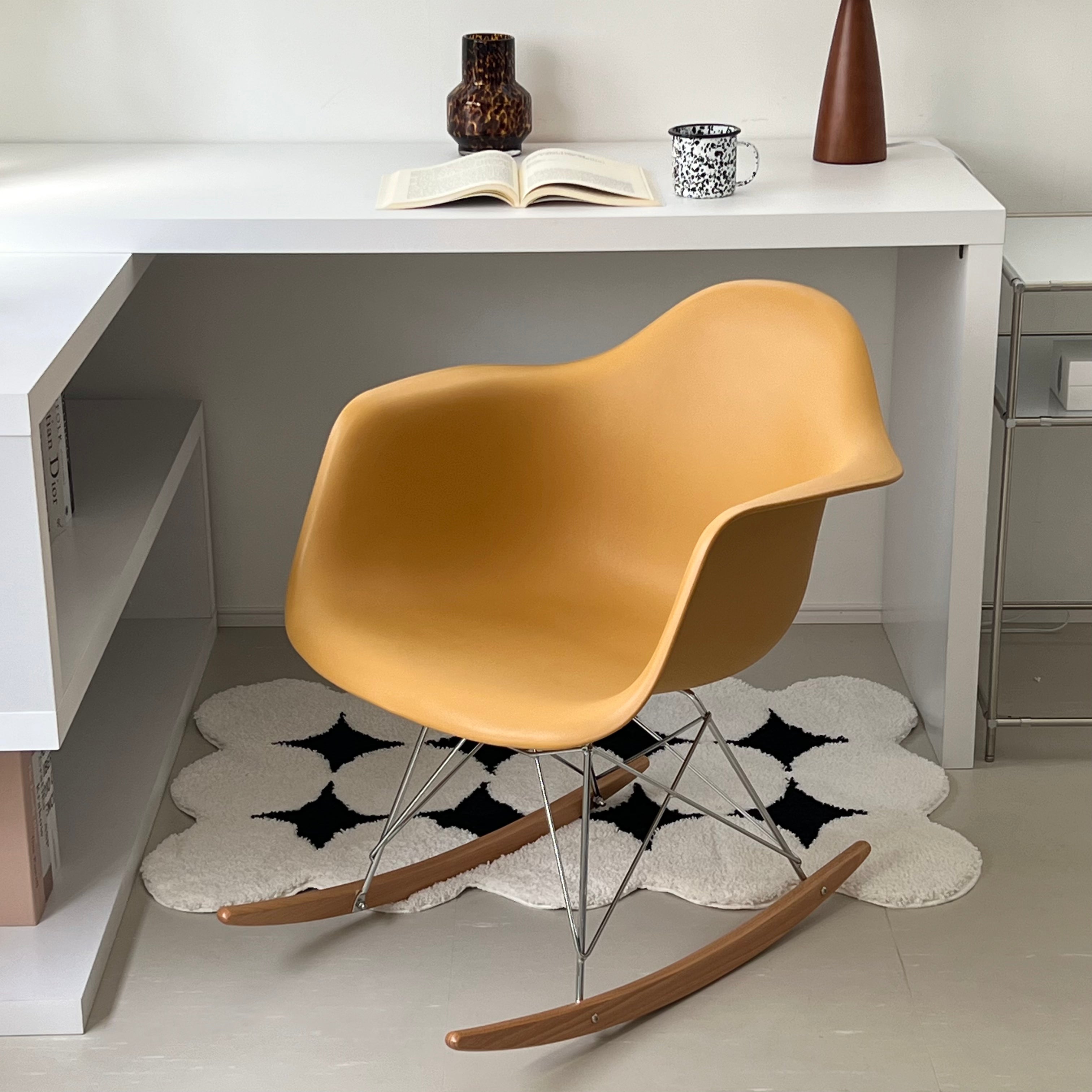 C48 swing egg chair