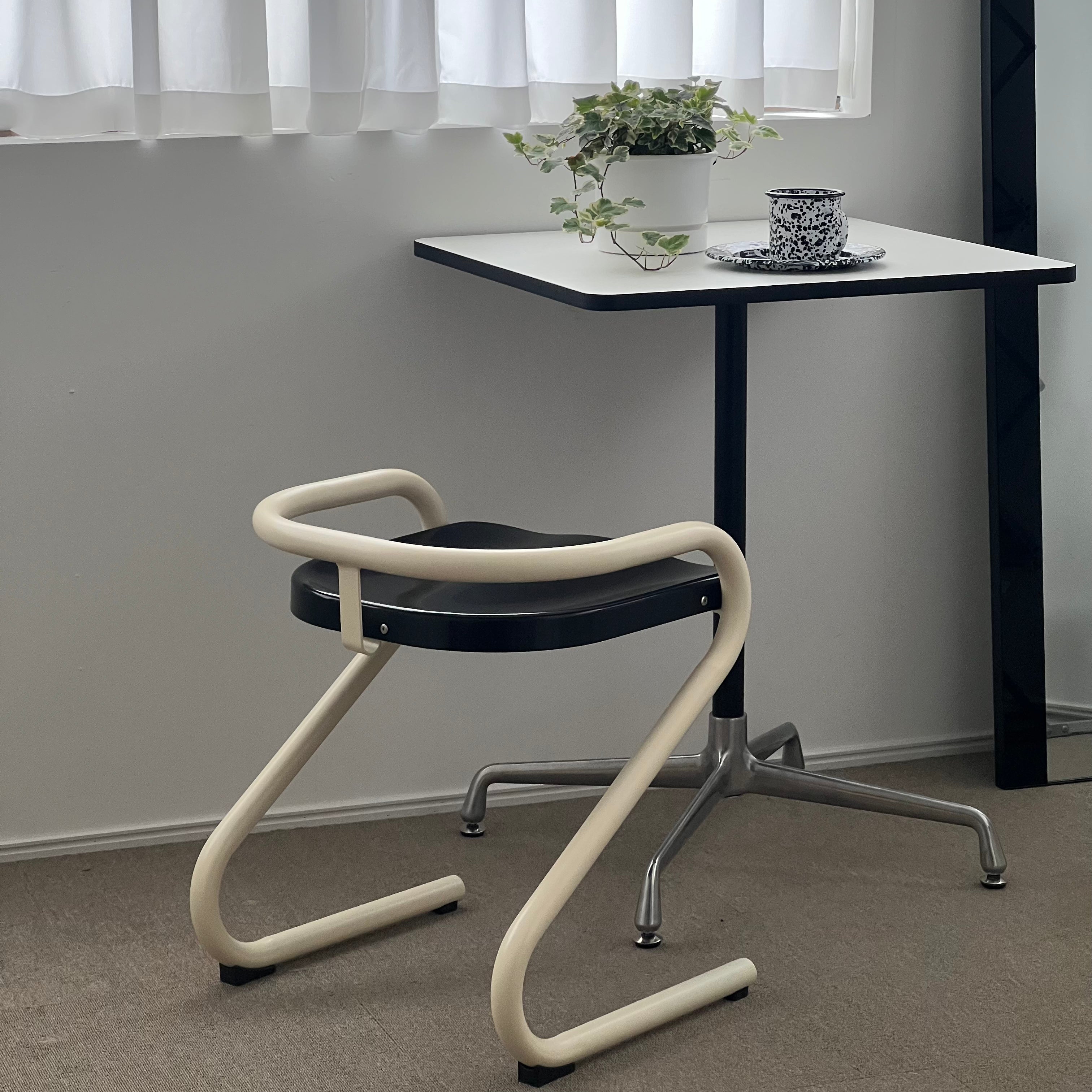 C39 Colorful Multi Chair