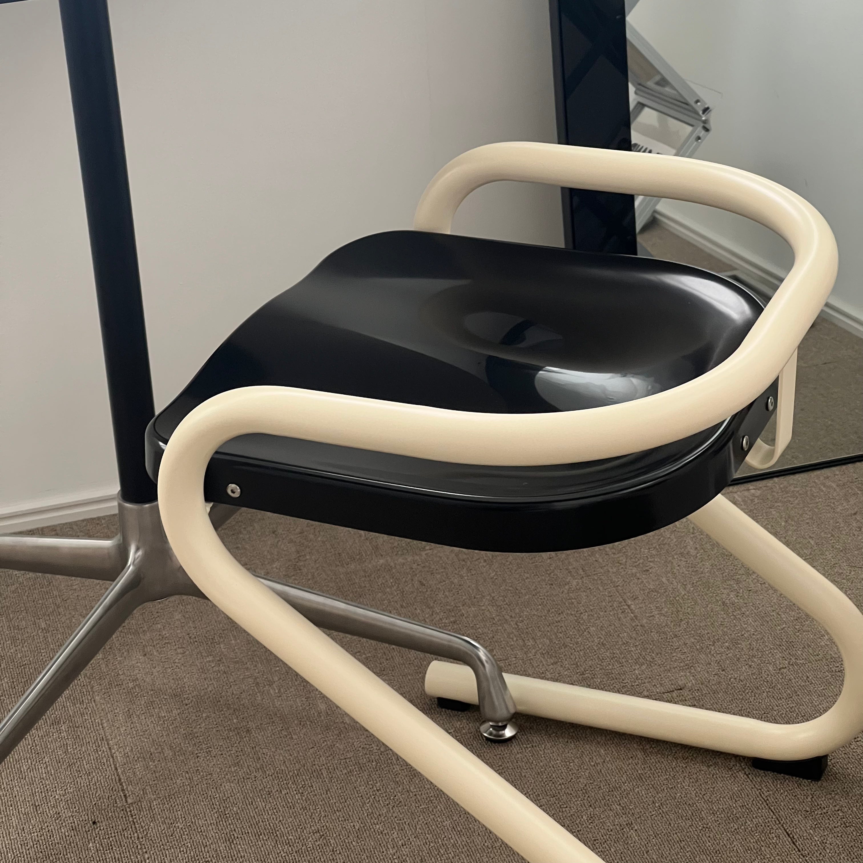 C39 Colorful Multi Chair