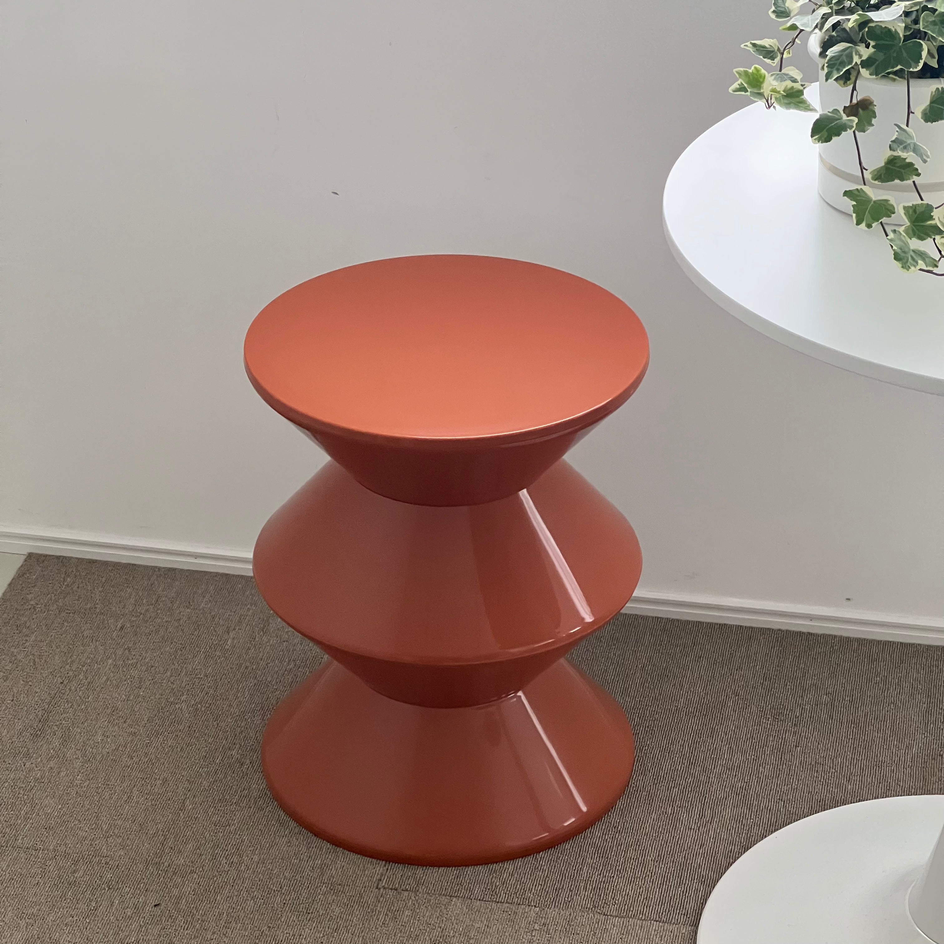 C41 Objet Side Stool