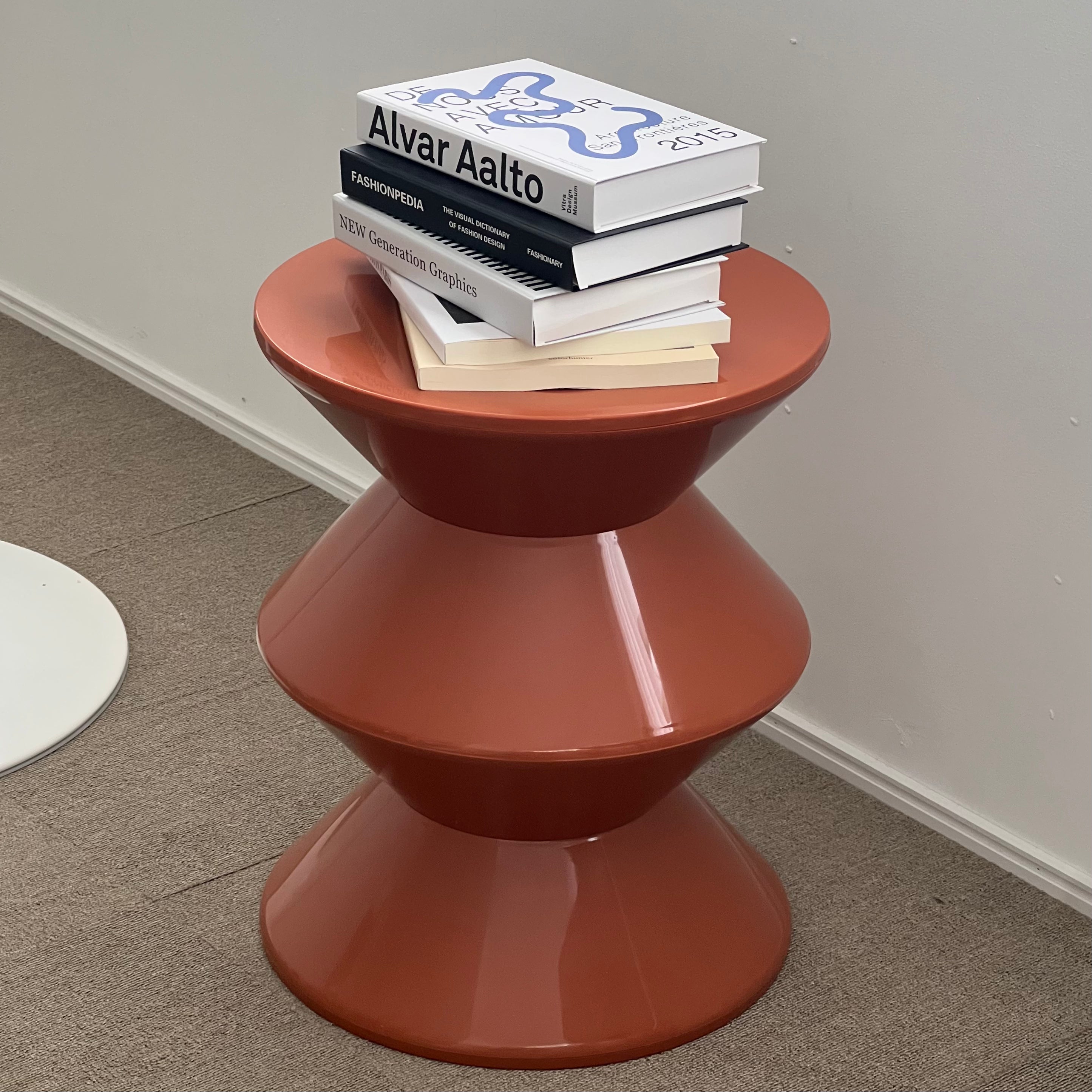 C41 Objet Side Stool