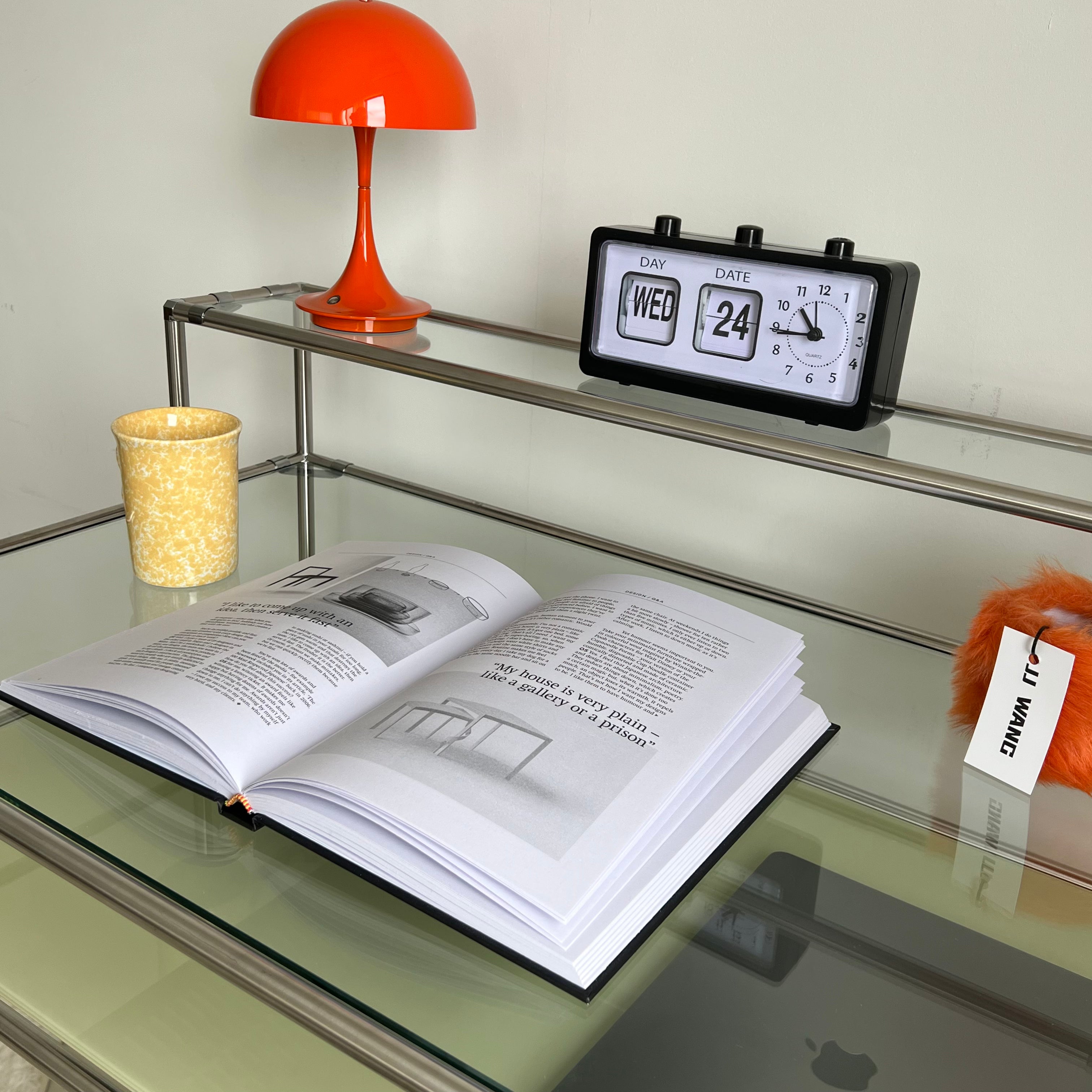 Tool desk 001