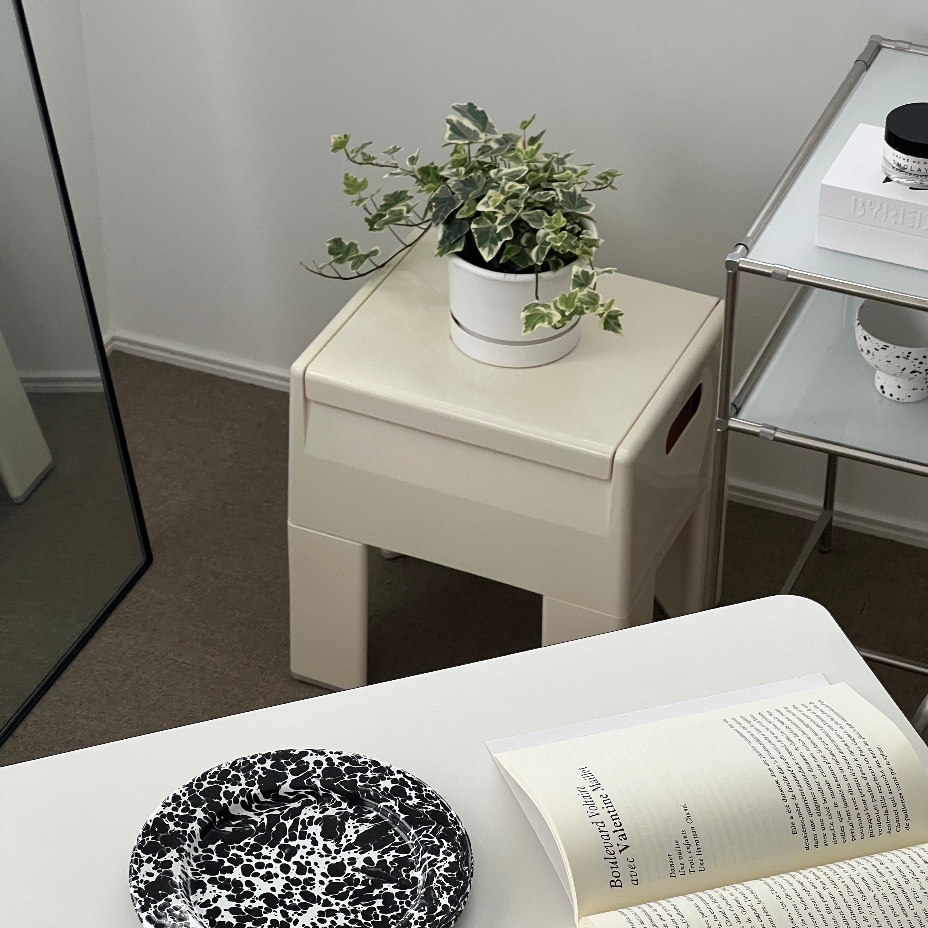 C40 Strage Stool