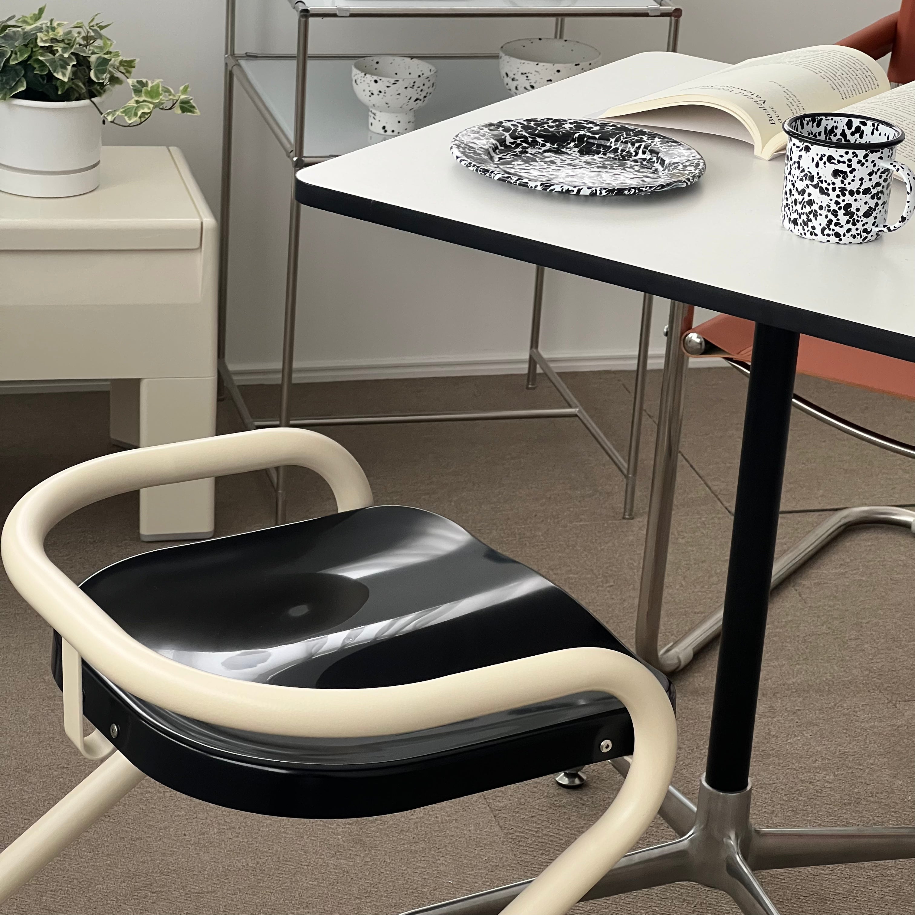C39 Colorful Multi Chair