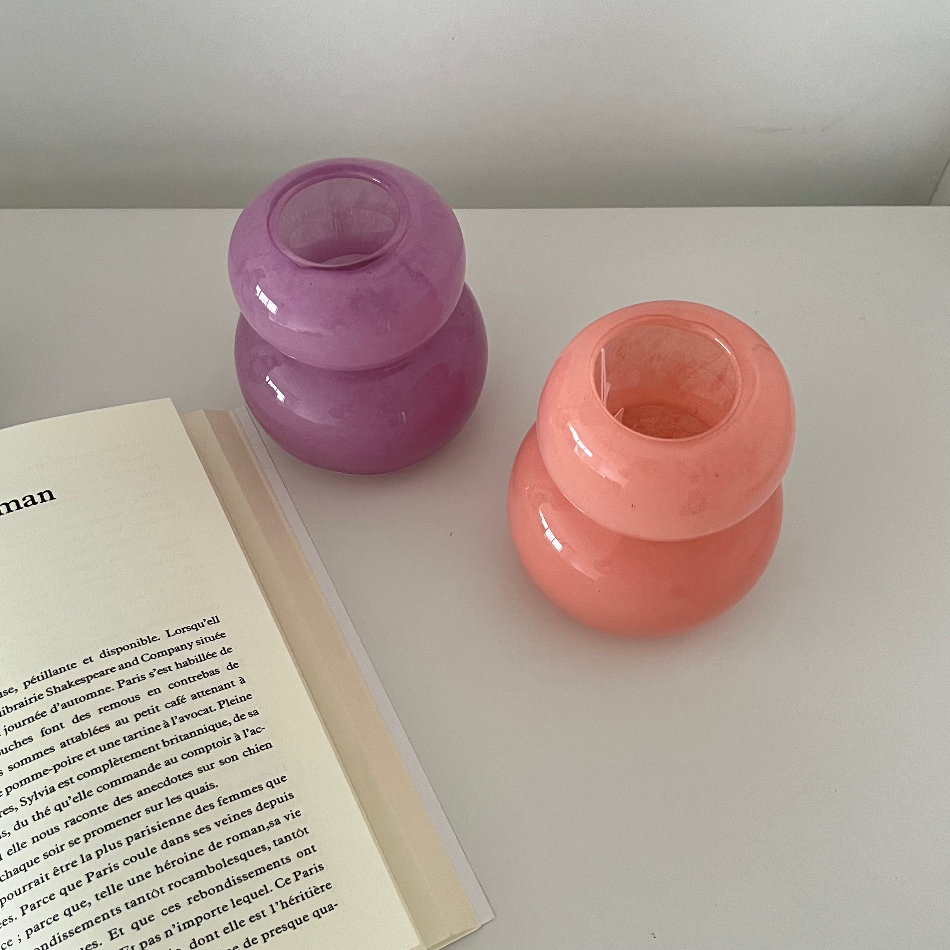 Macaron vase