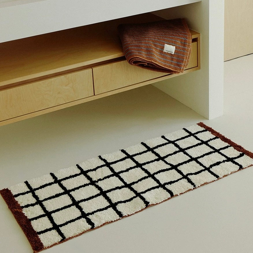 Classic checkline Rug