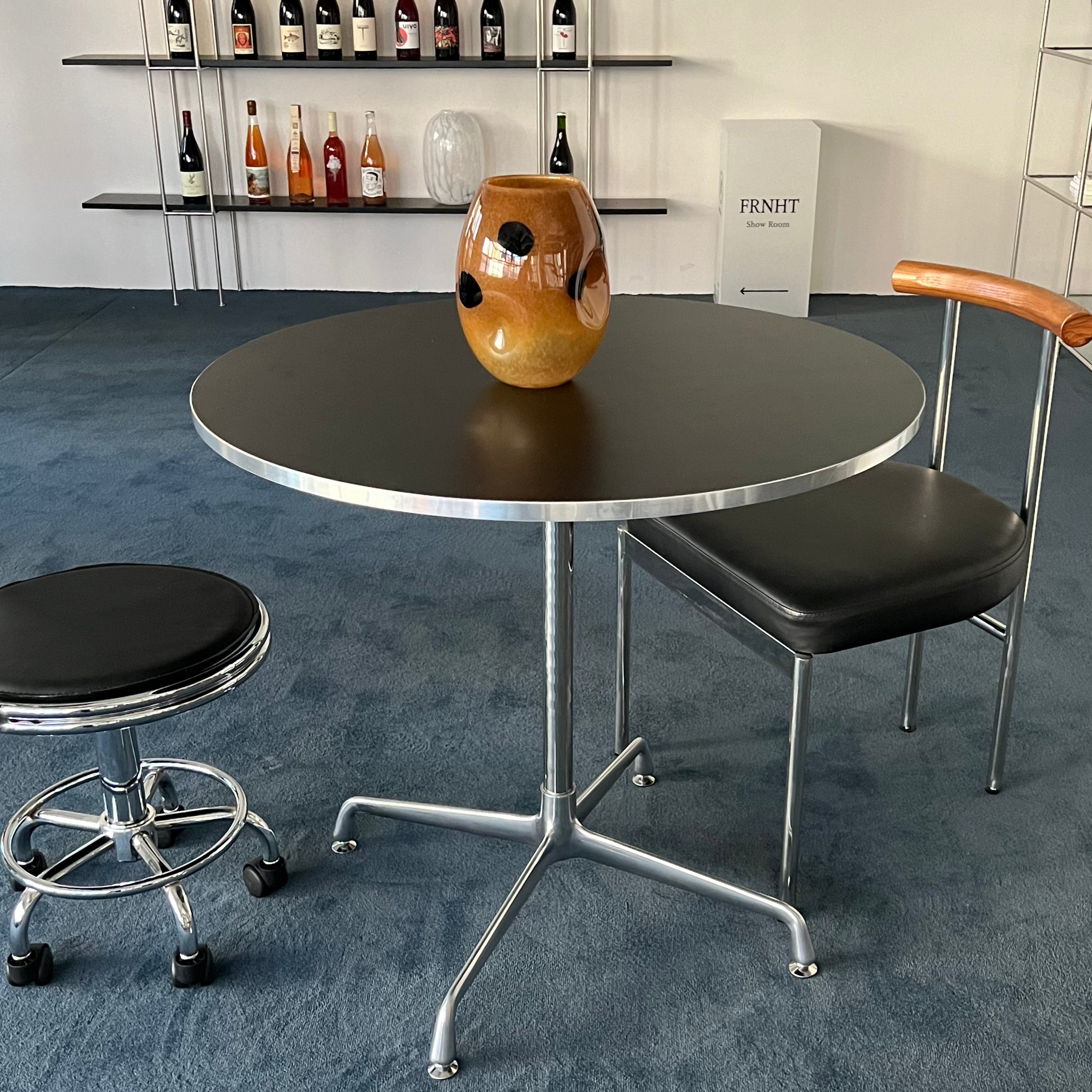 T31 Circle silverframe table