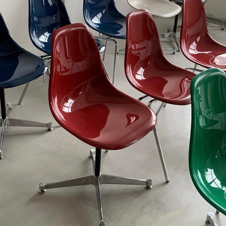 C54 Colorful laundry chair