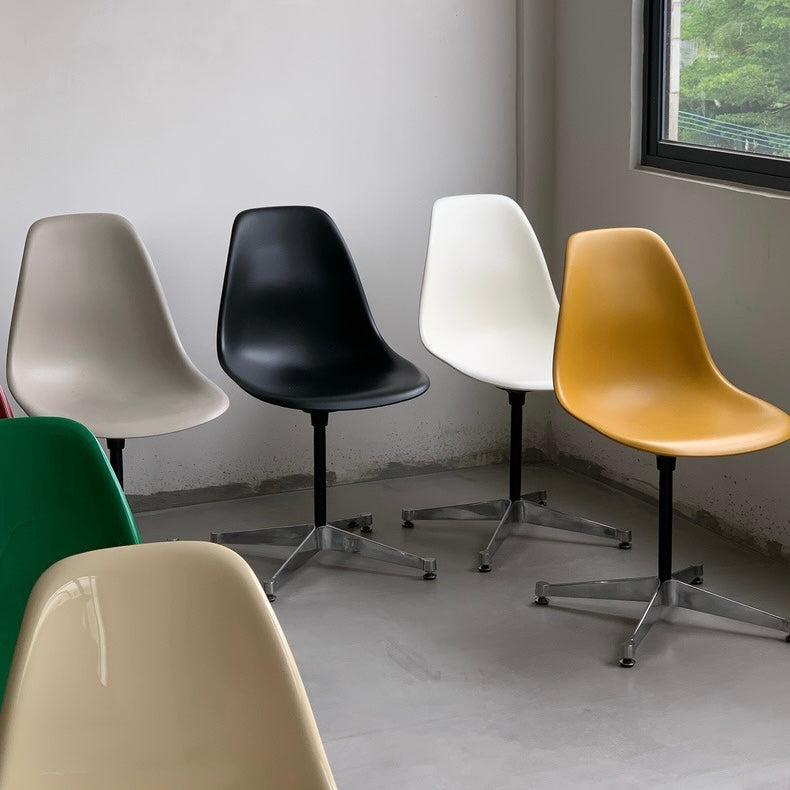 C54 Colorful laundry chair