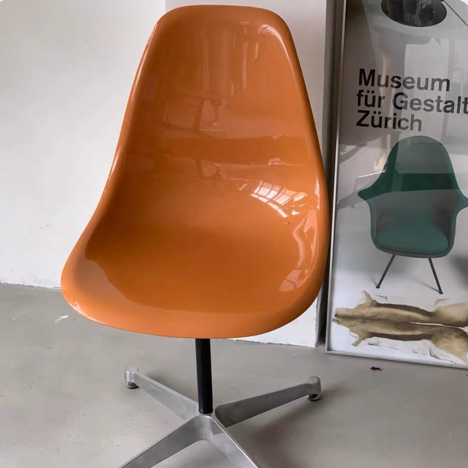 C54 Colorful laundry chair