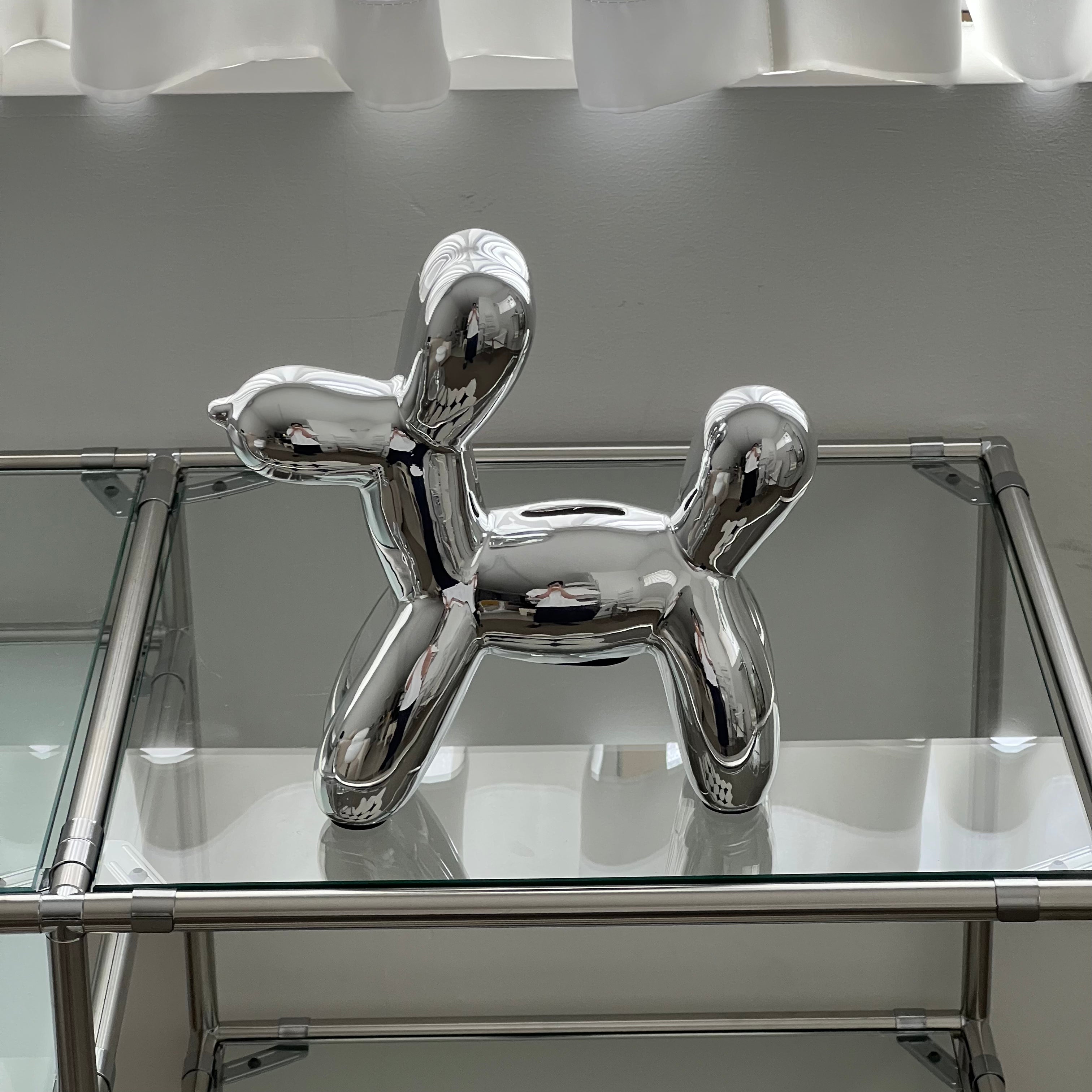 Silver dog objet