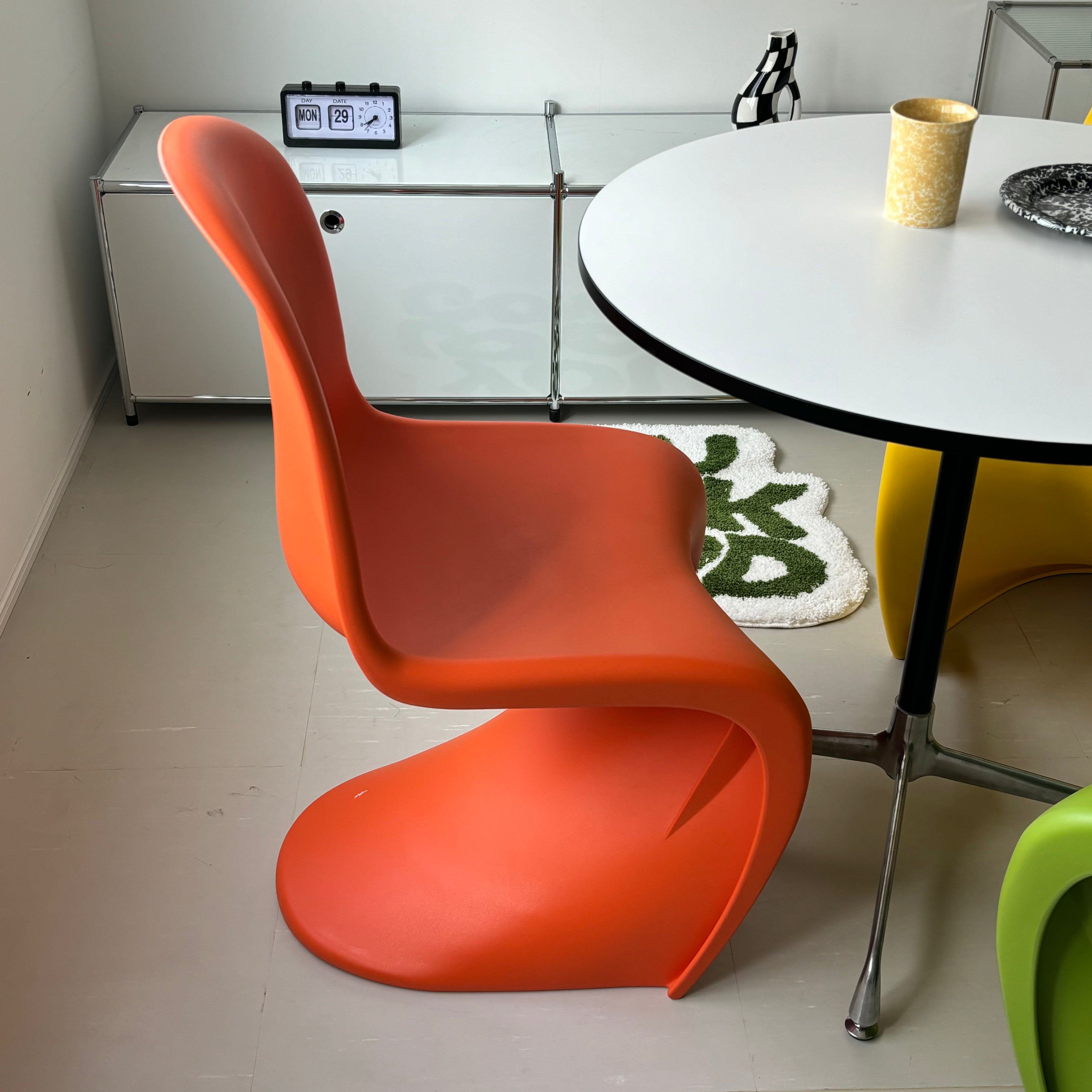 C27 Colorful Elegant Chair