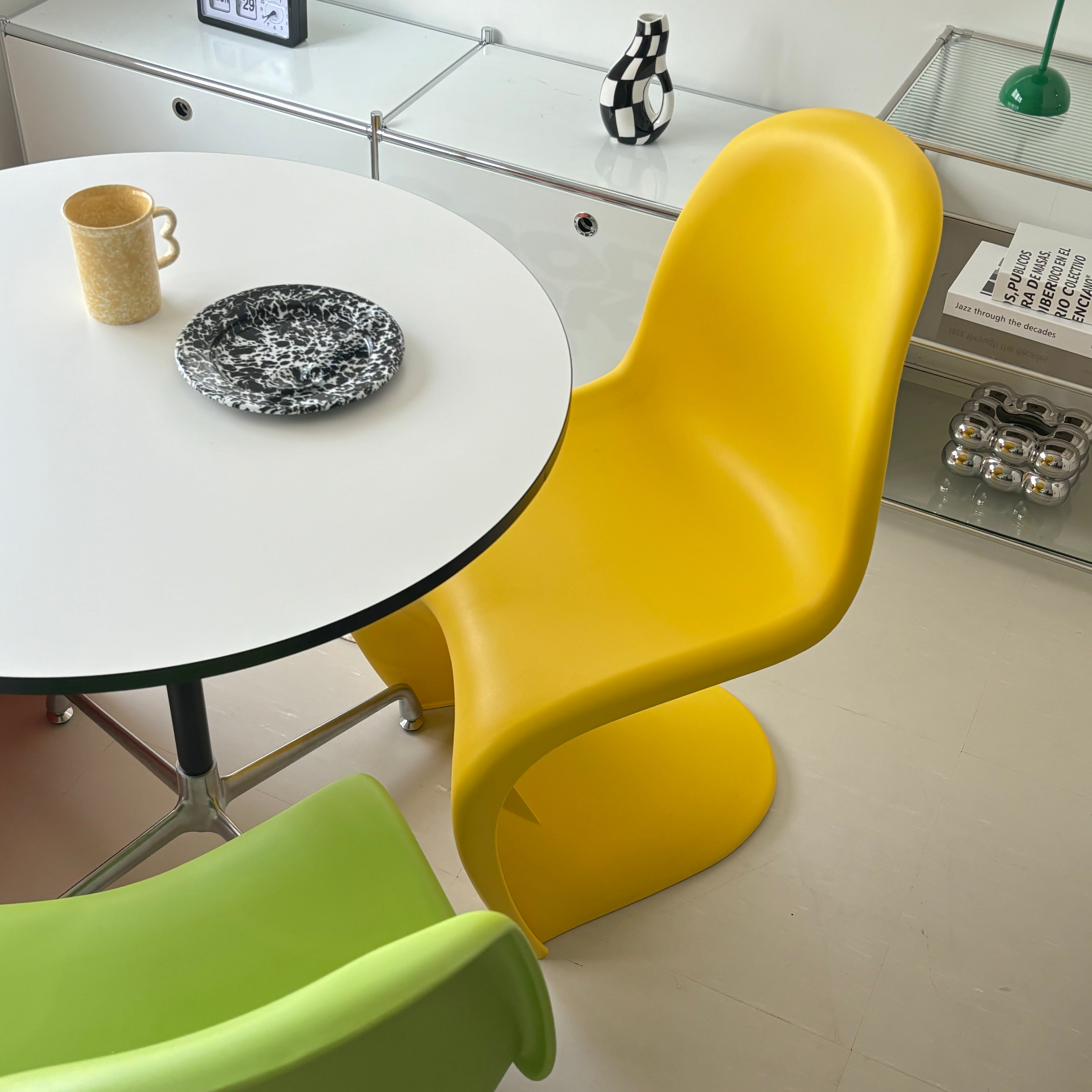 C27 Colorful Elegant Chair