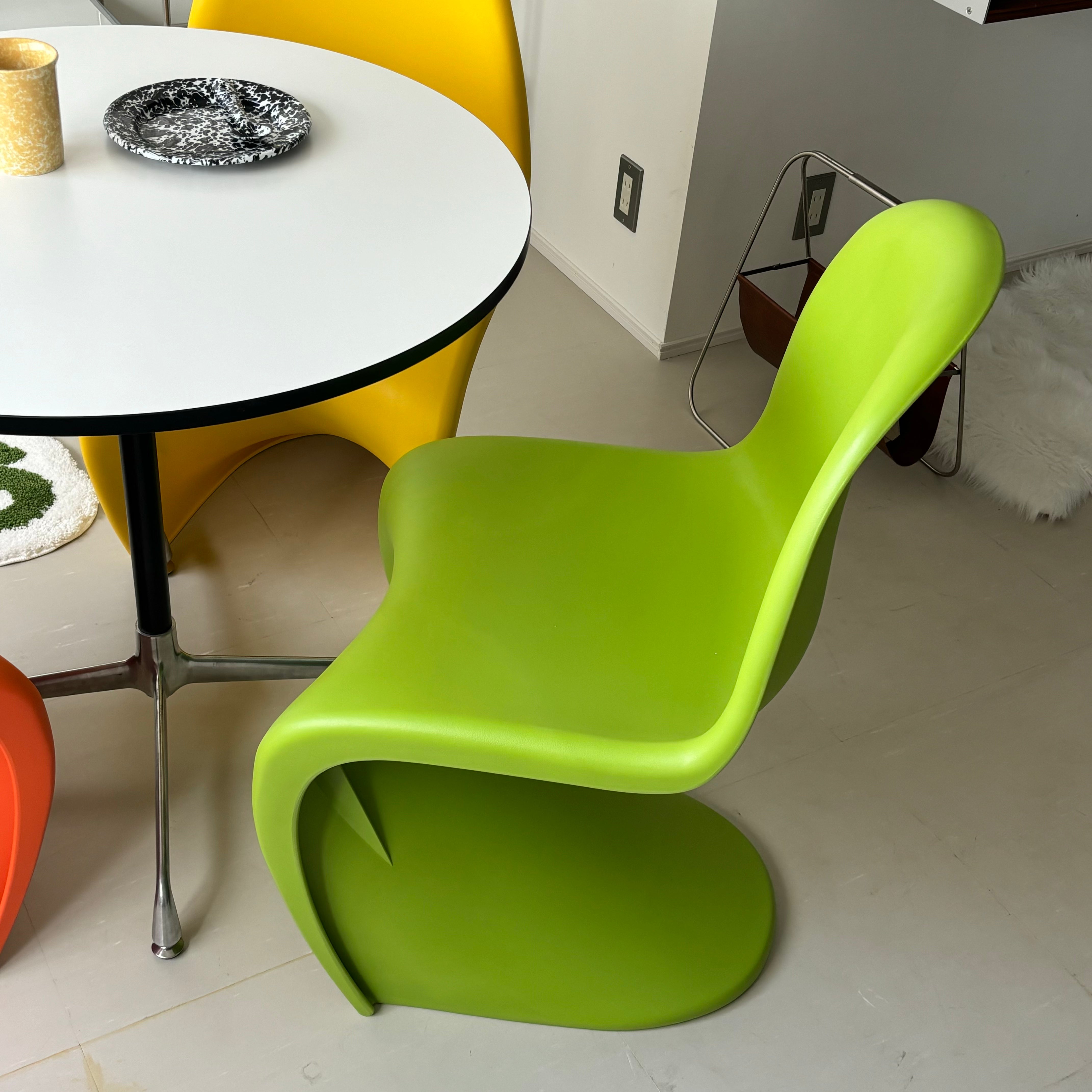 C27 Colorful Elegant Chair