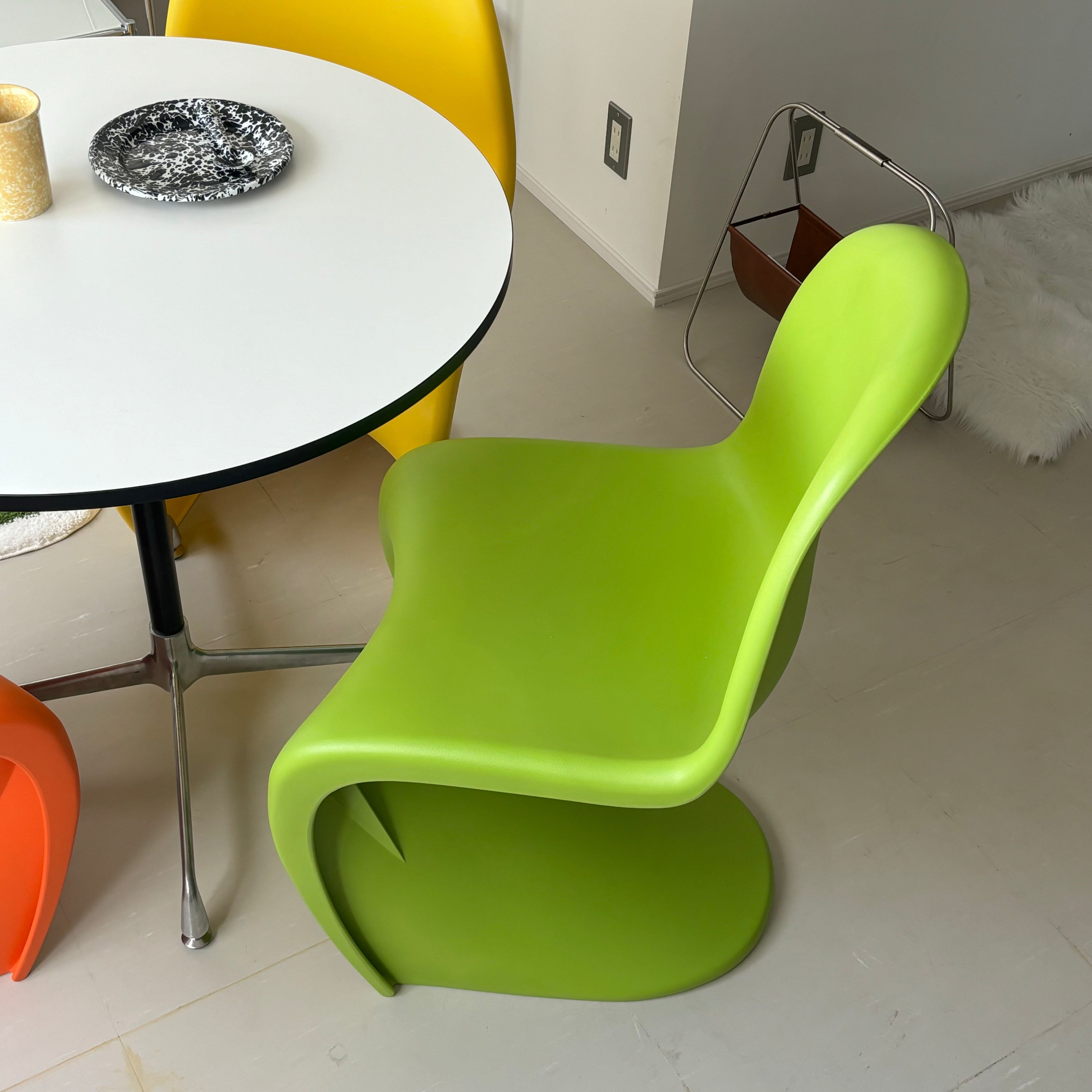 C27 Colorful Elegant Chair