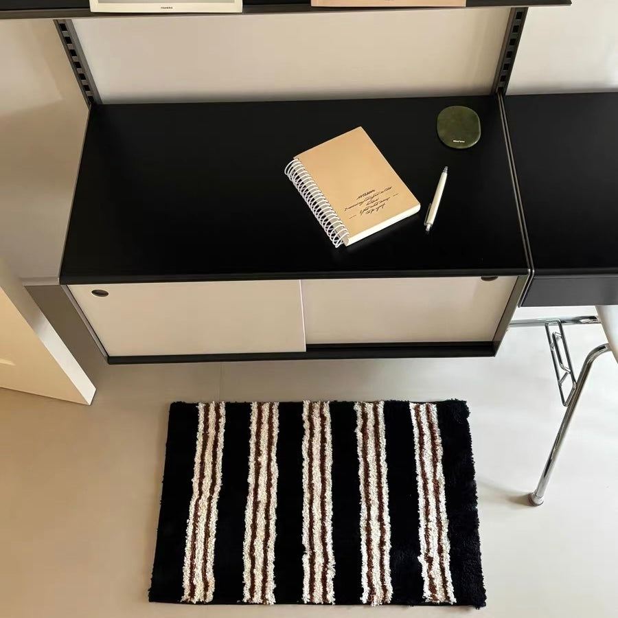 Boo black rug