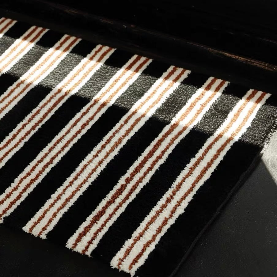 Boo black rug