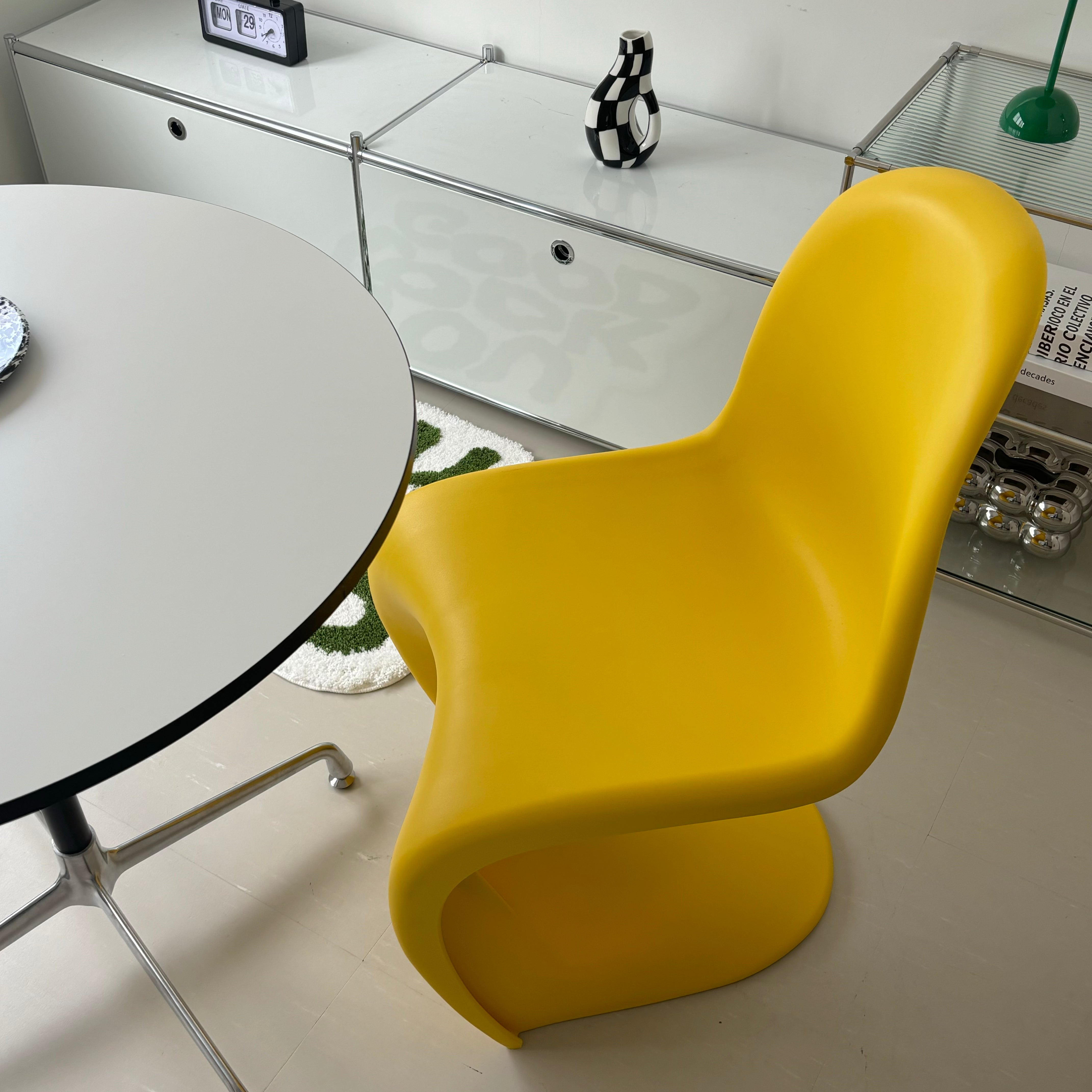 C27 Colorful Elegant Chair