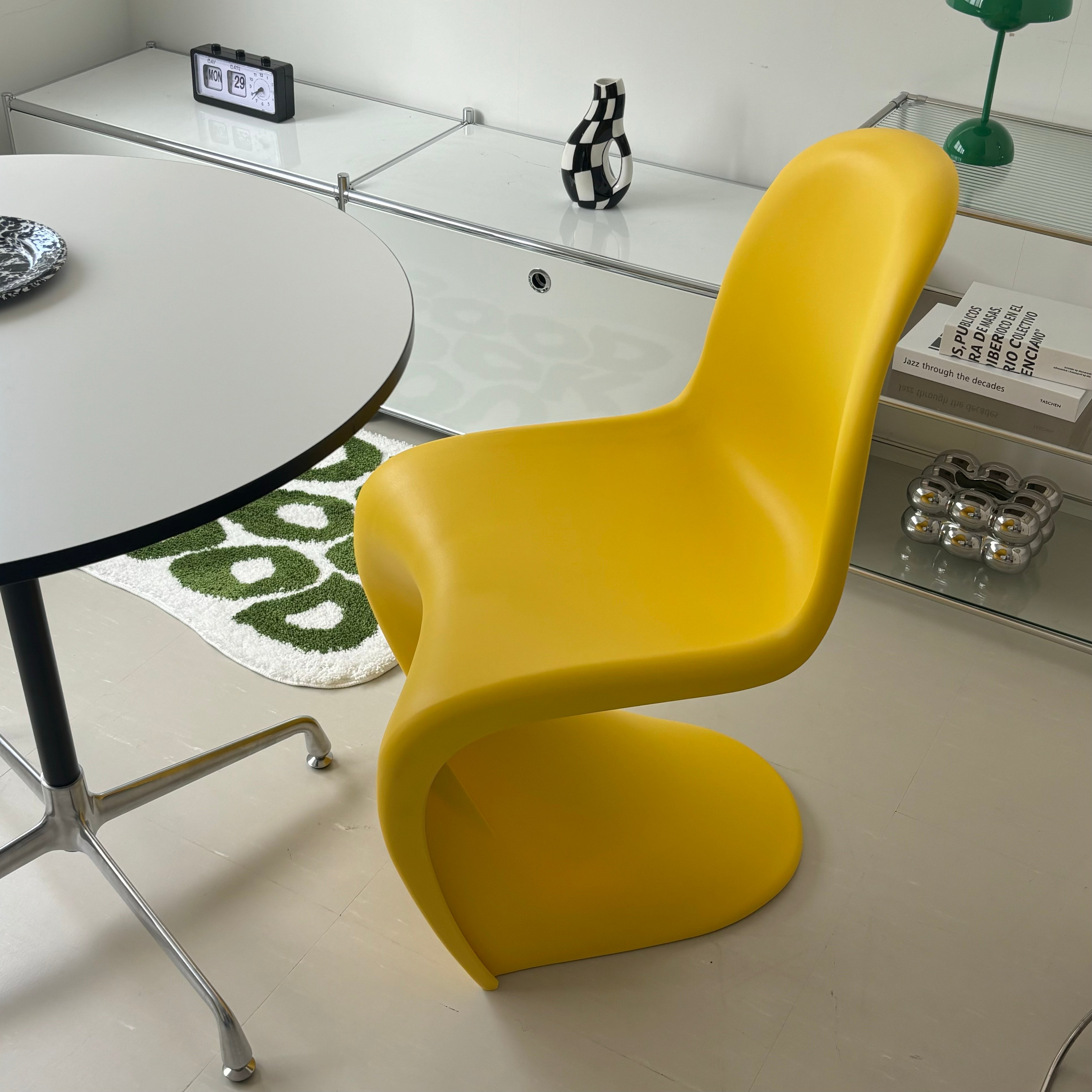 C27 Colorful Elegant Chair