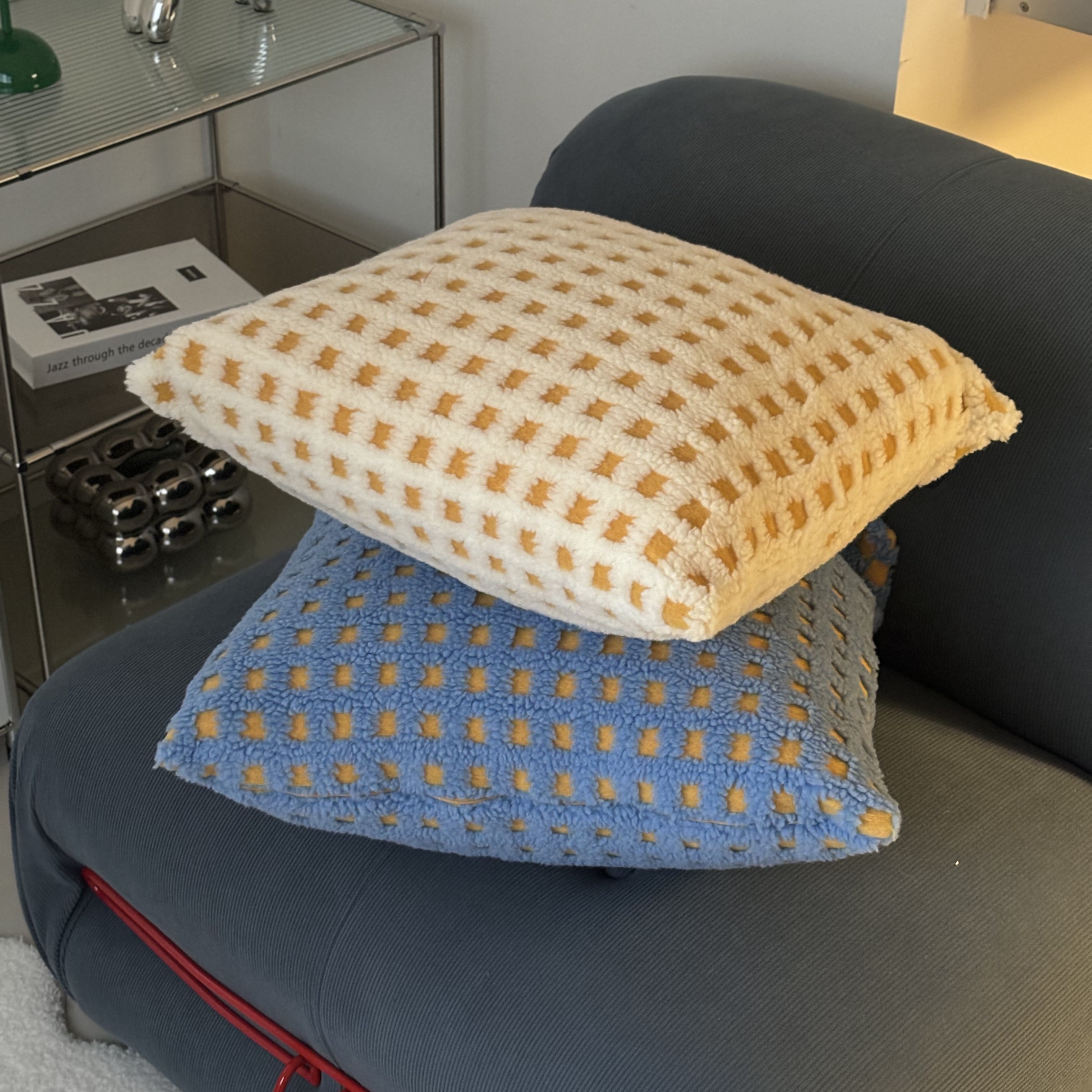 Checkline cushion