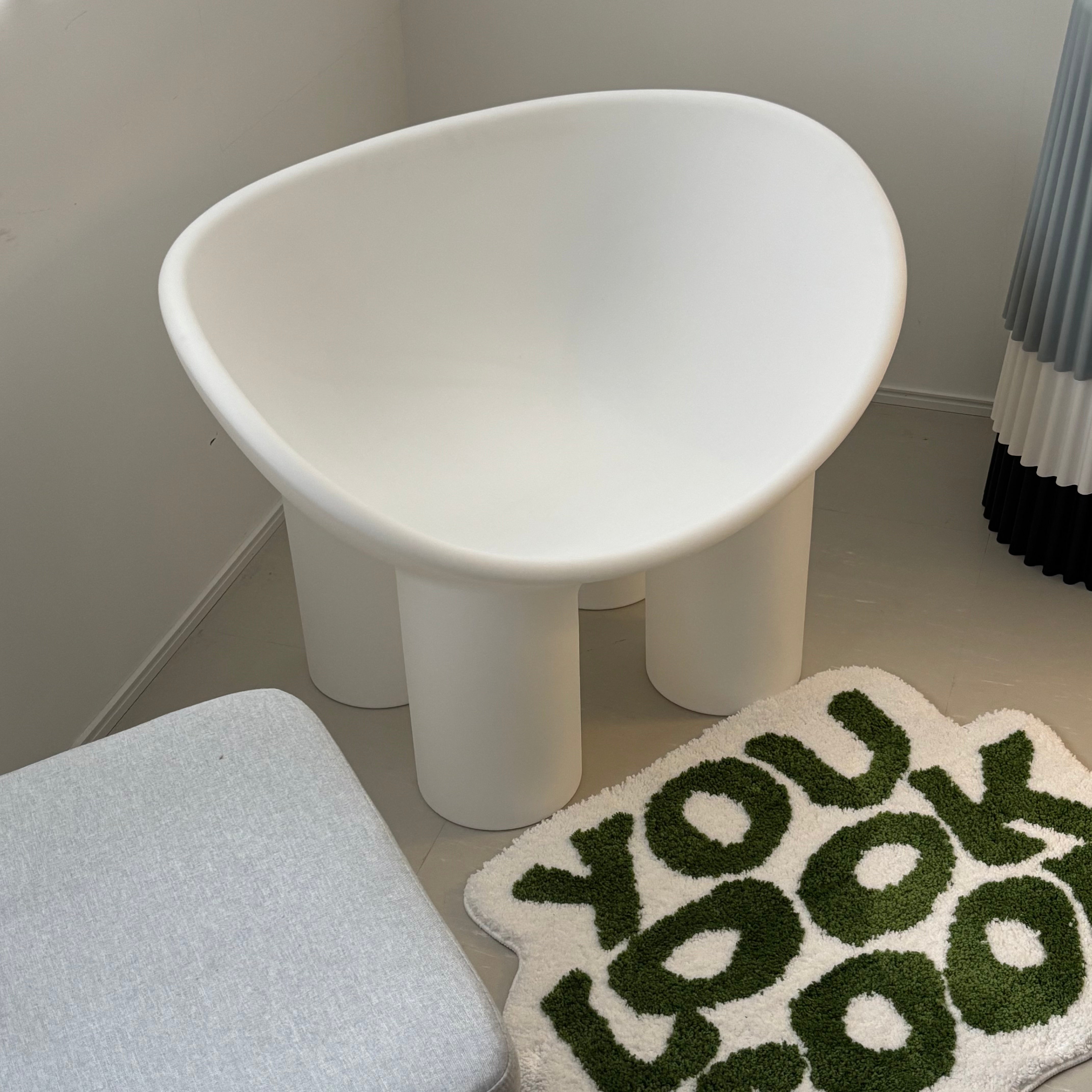 C23 Elephant Leg Chair