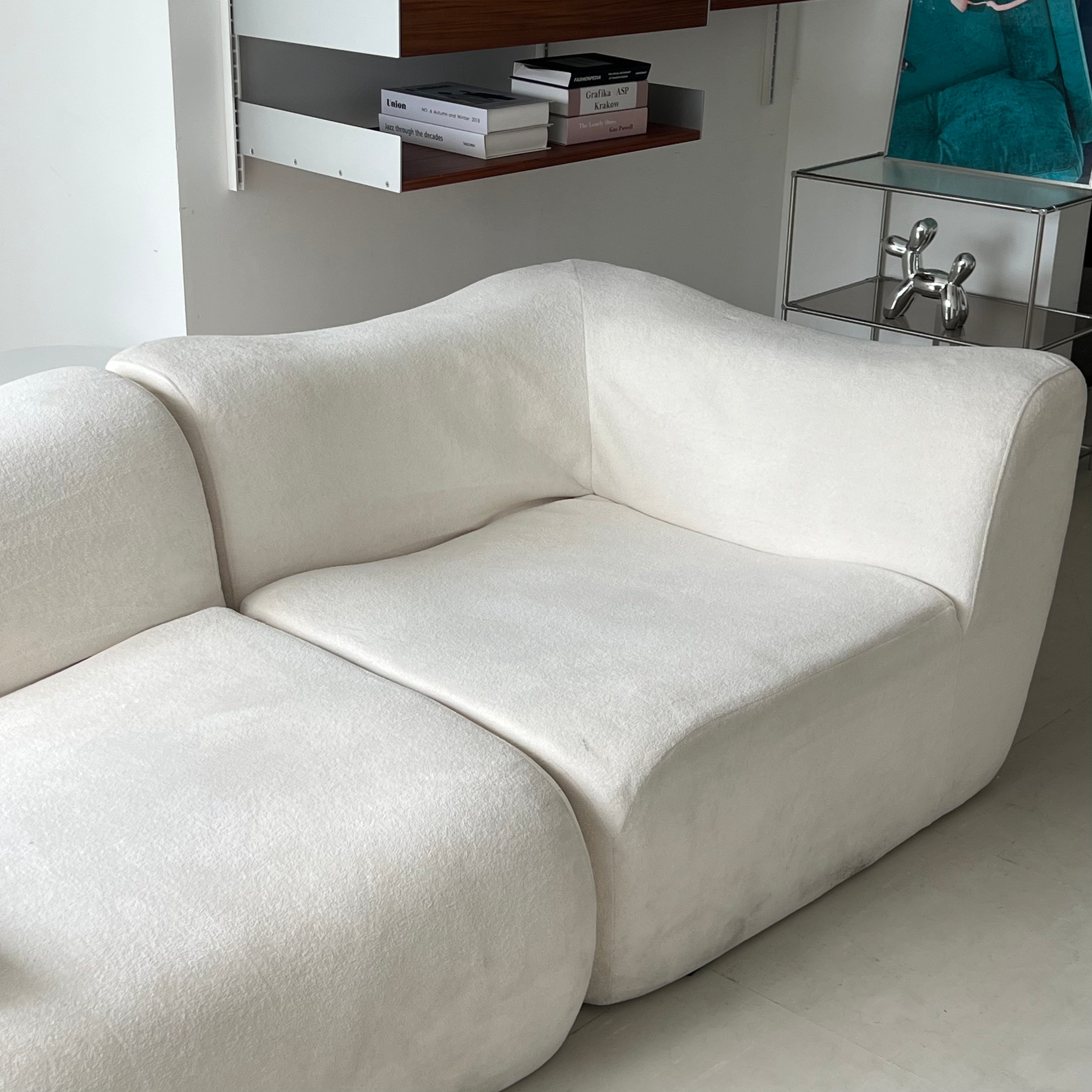 Smooth modular sofa