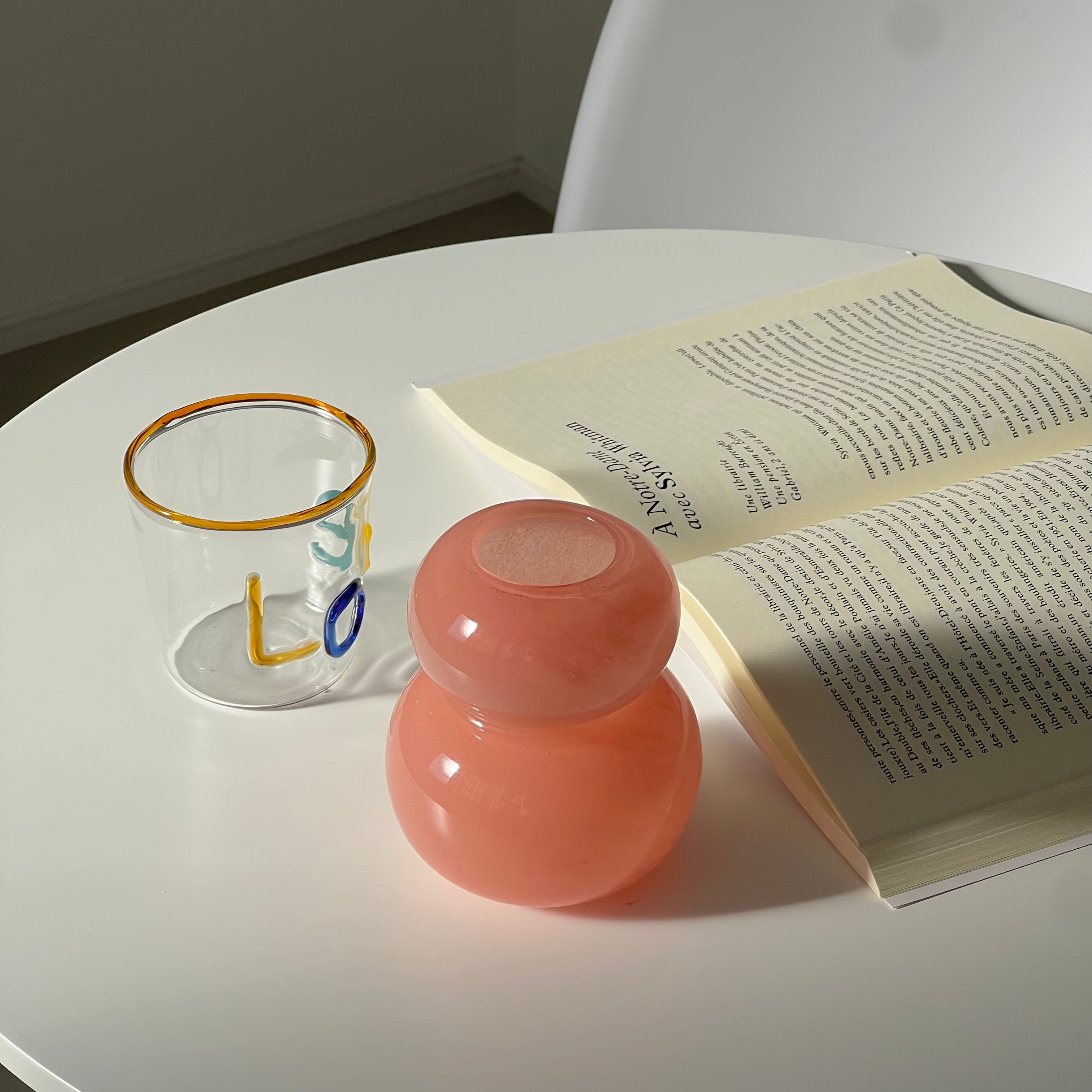 Macaron vase