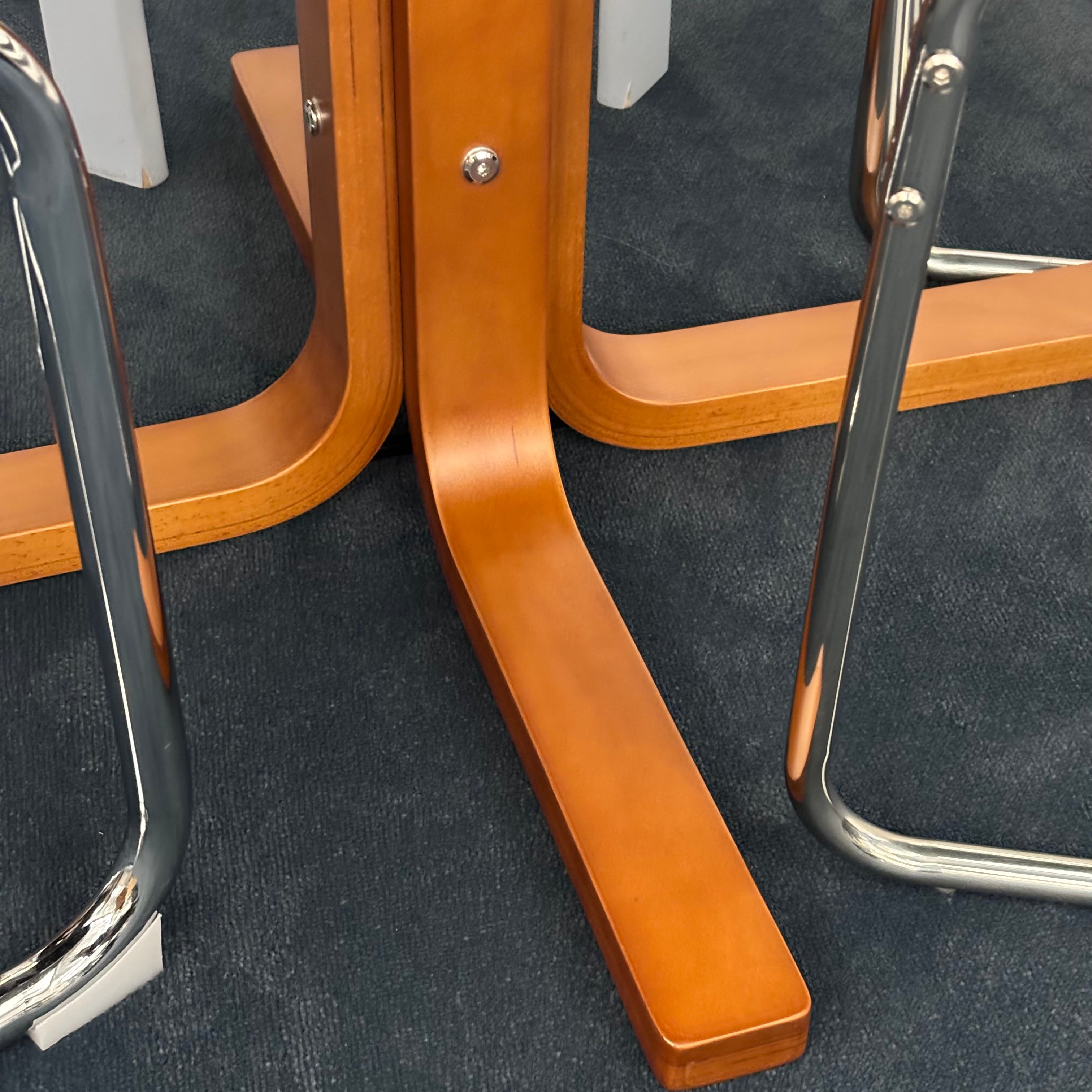 T43 Round 2tone dining table