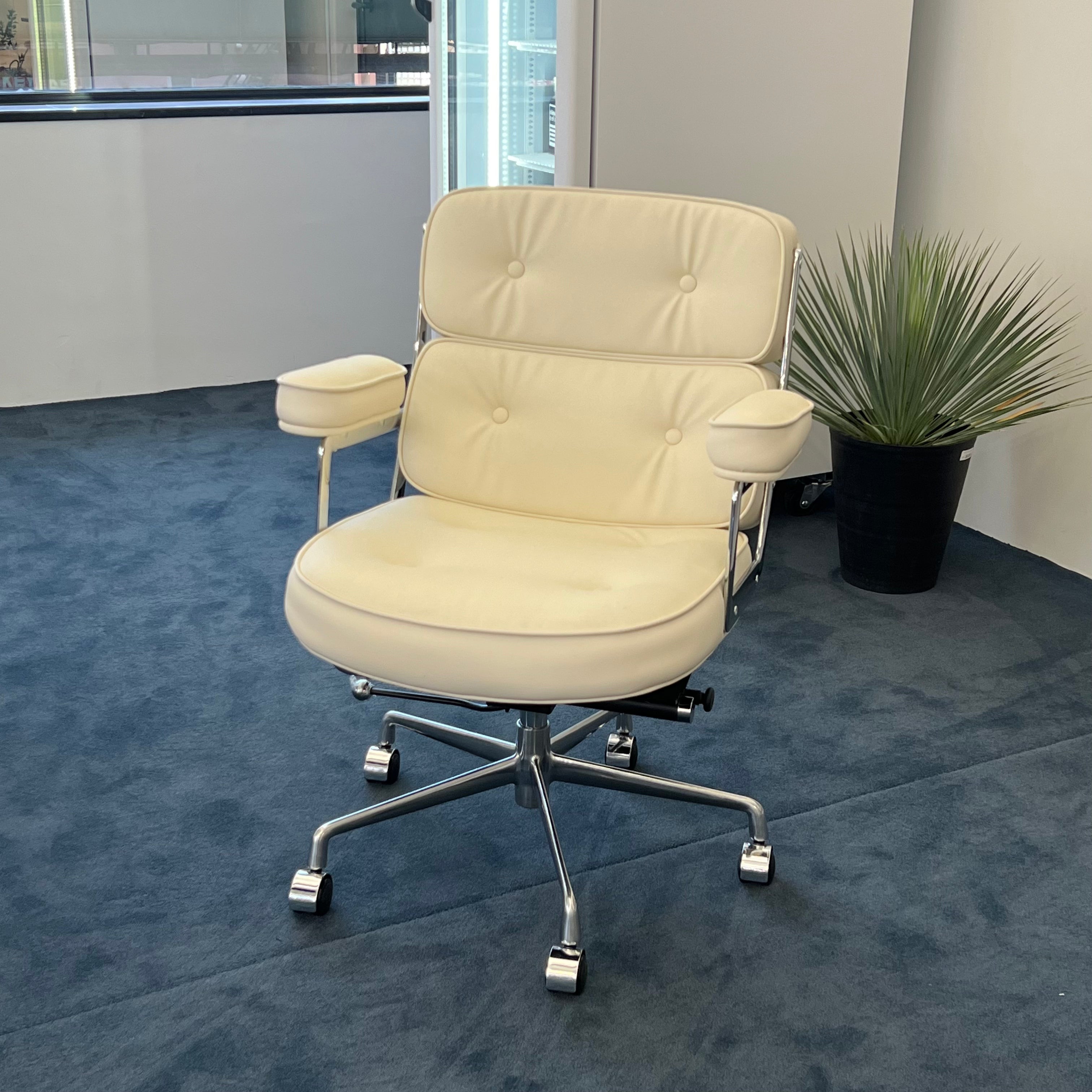 C59 Waffle desk chair