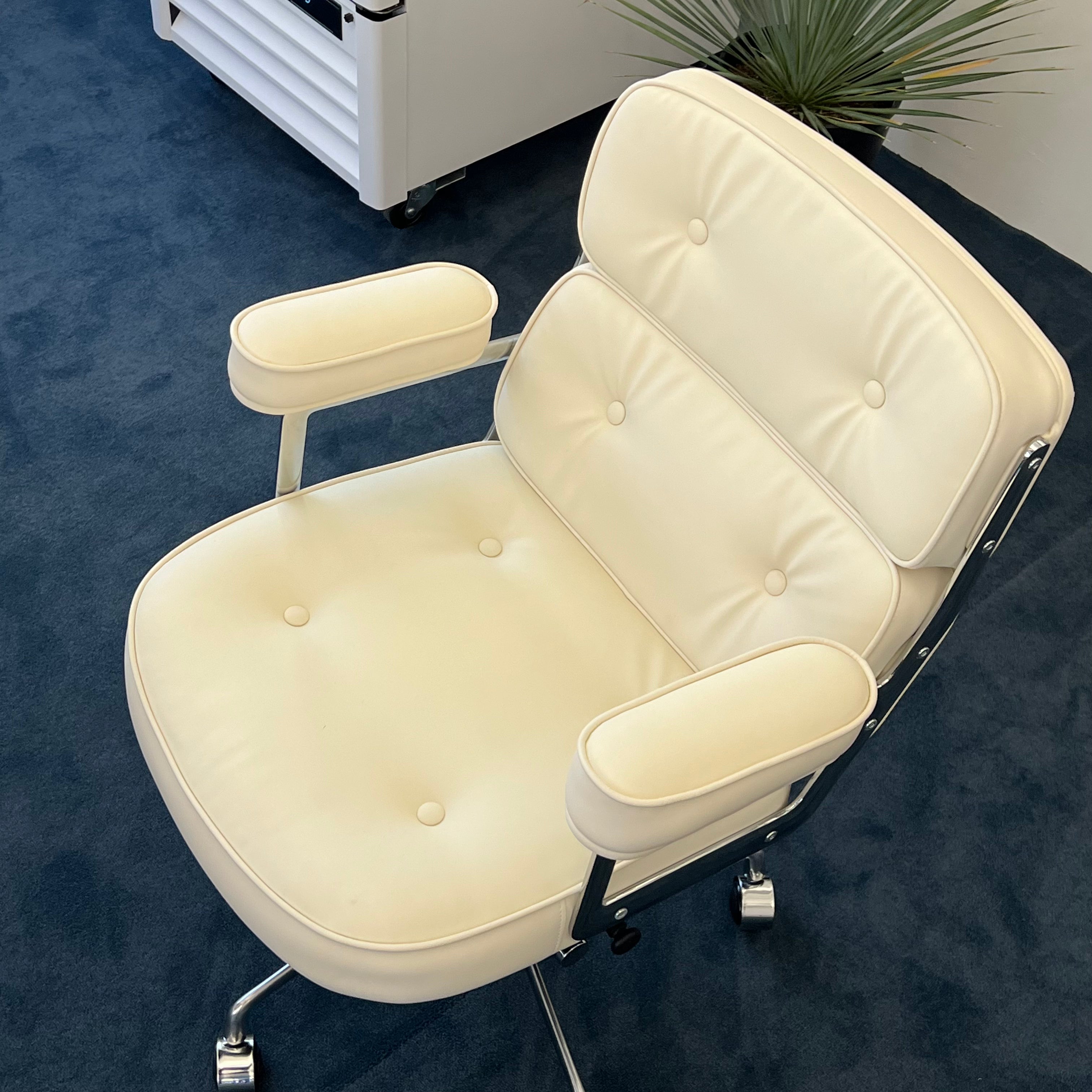 C59 Waffle desk chair