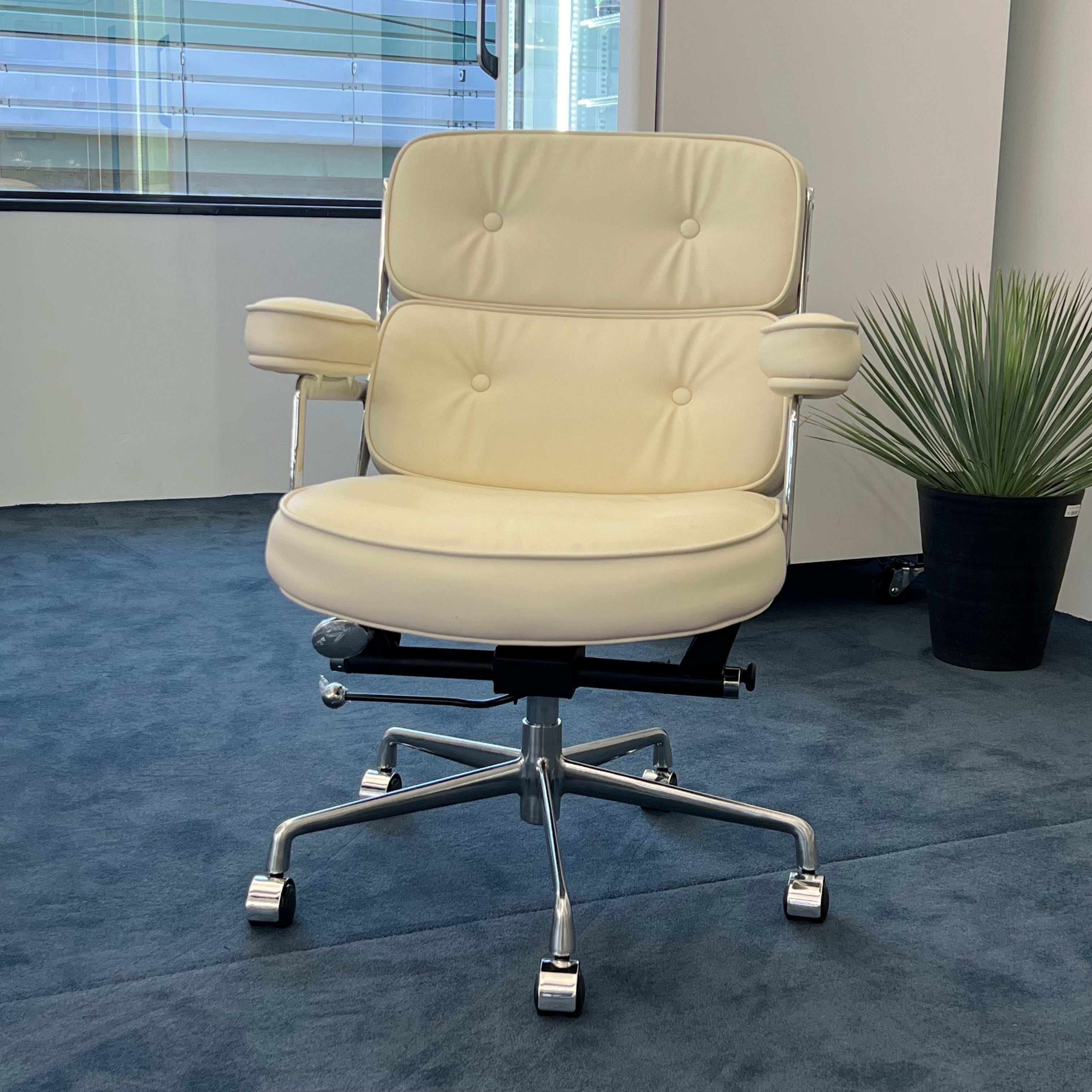 C59 Waffle desk chair