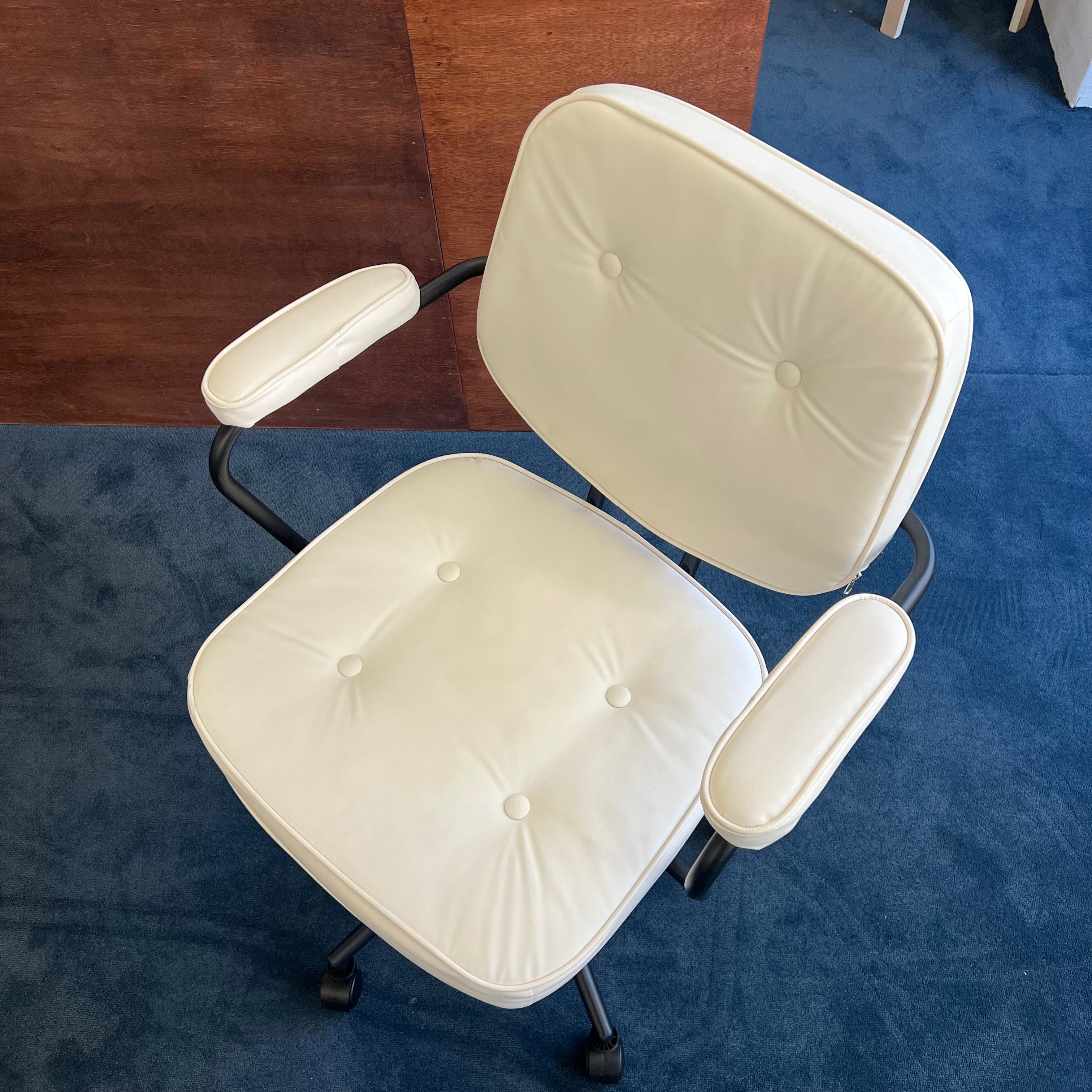 C60 Simple work chair