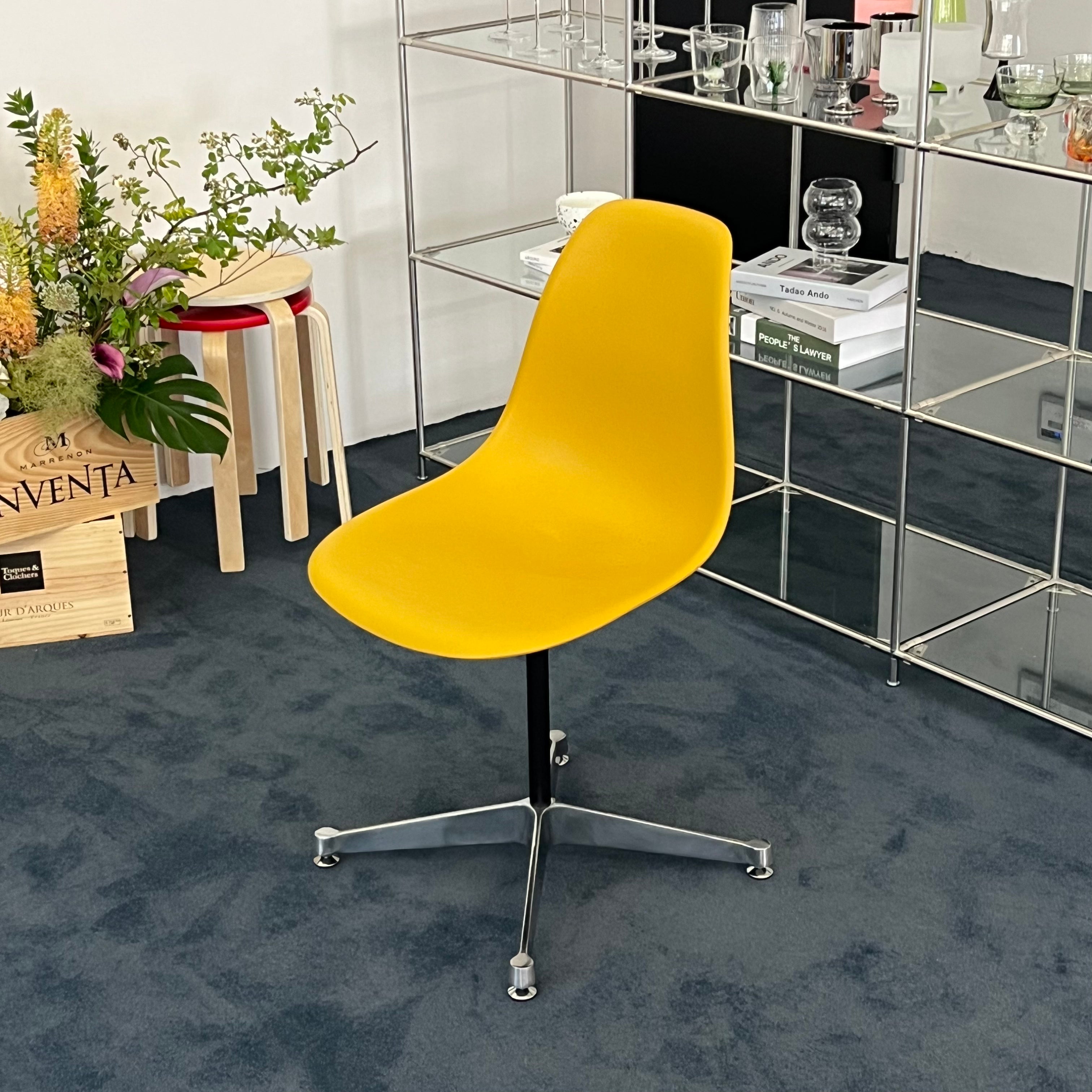 C54 Colorful laundry chair