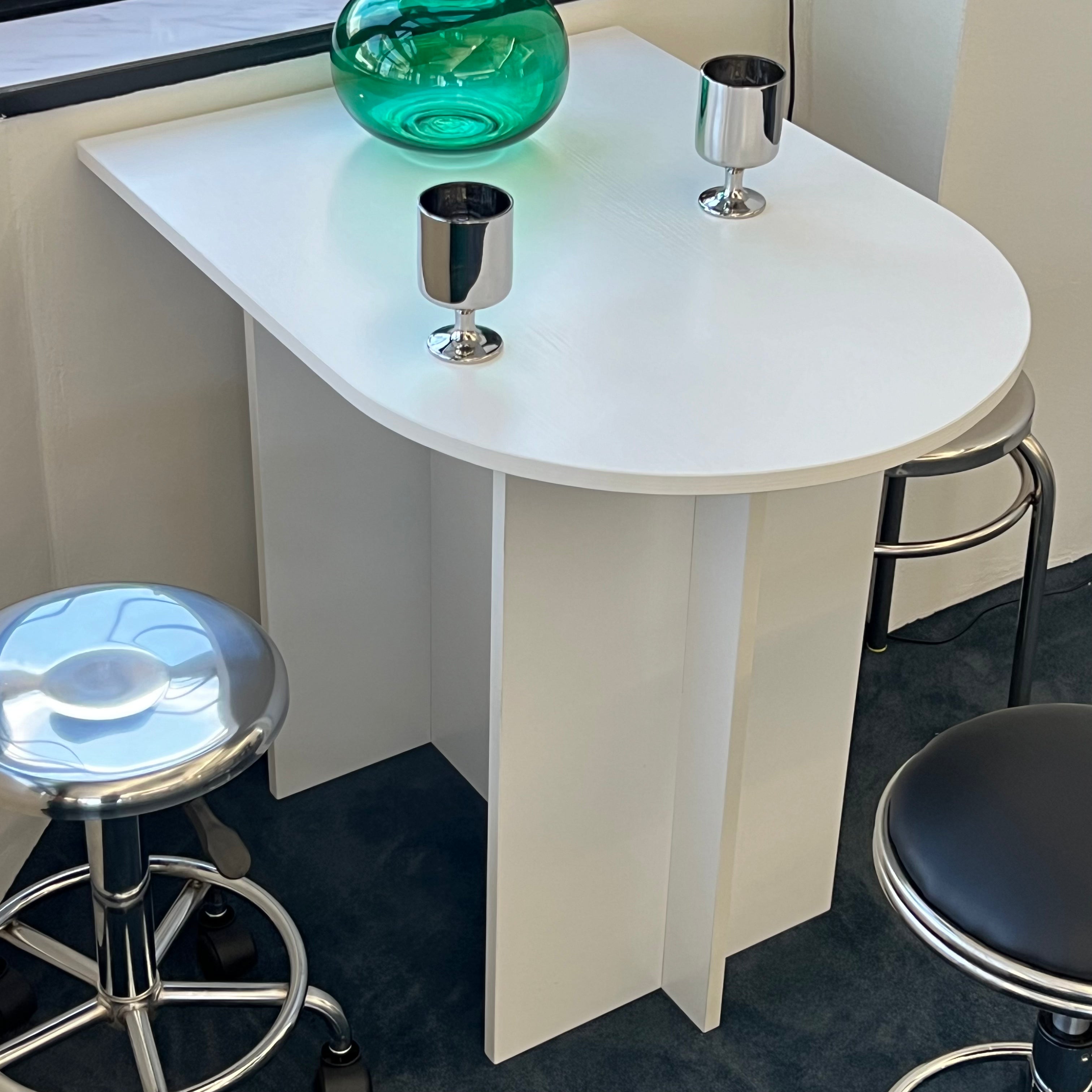T32 Oval half desk