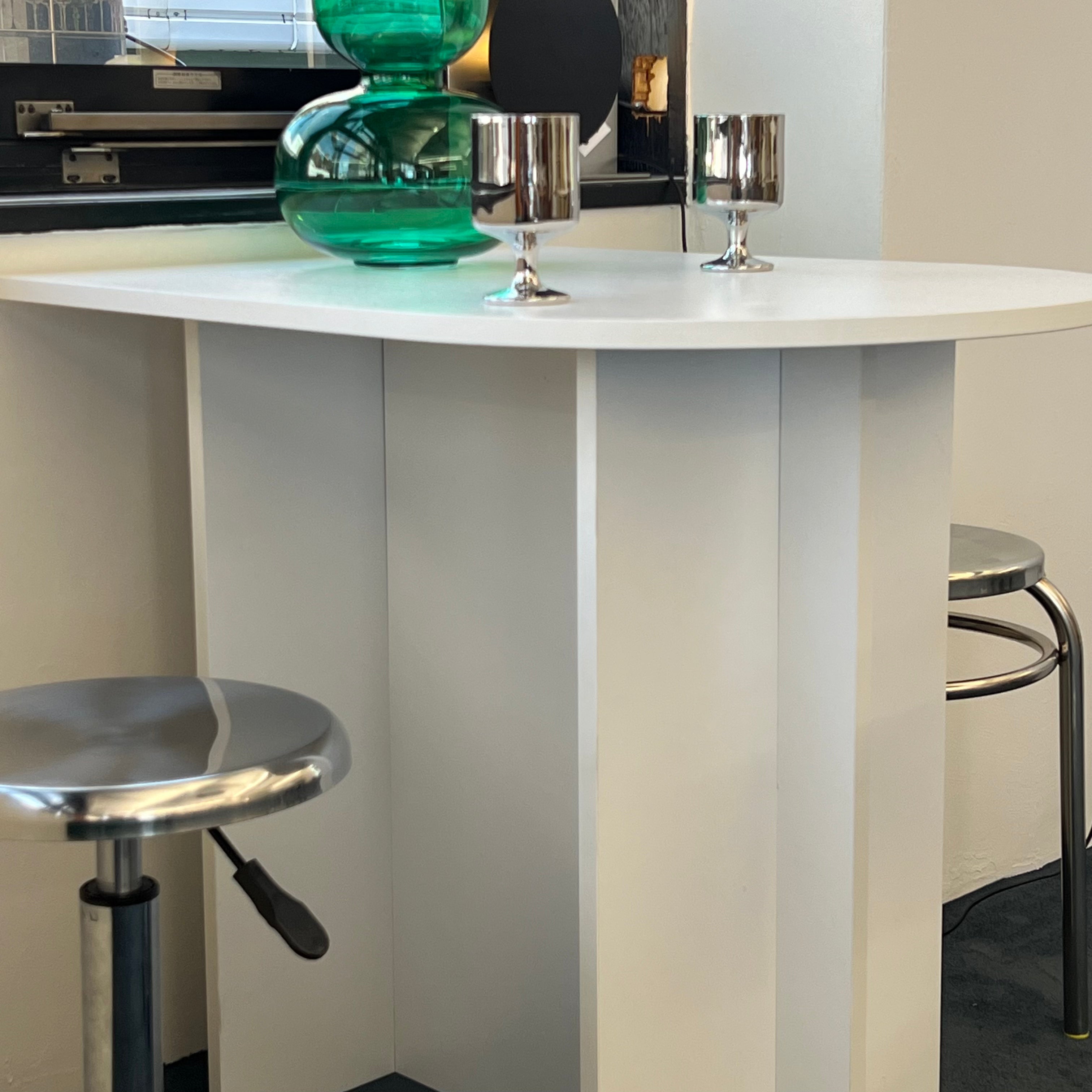 T32 Oval half desk