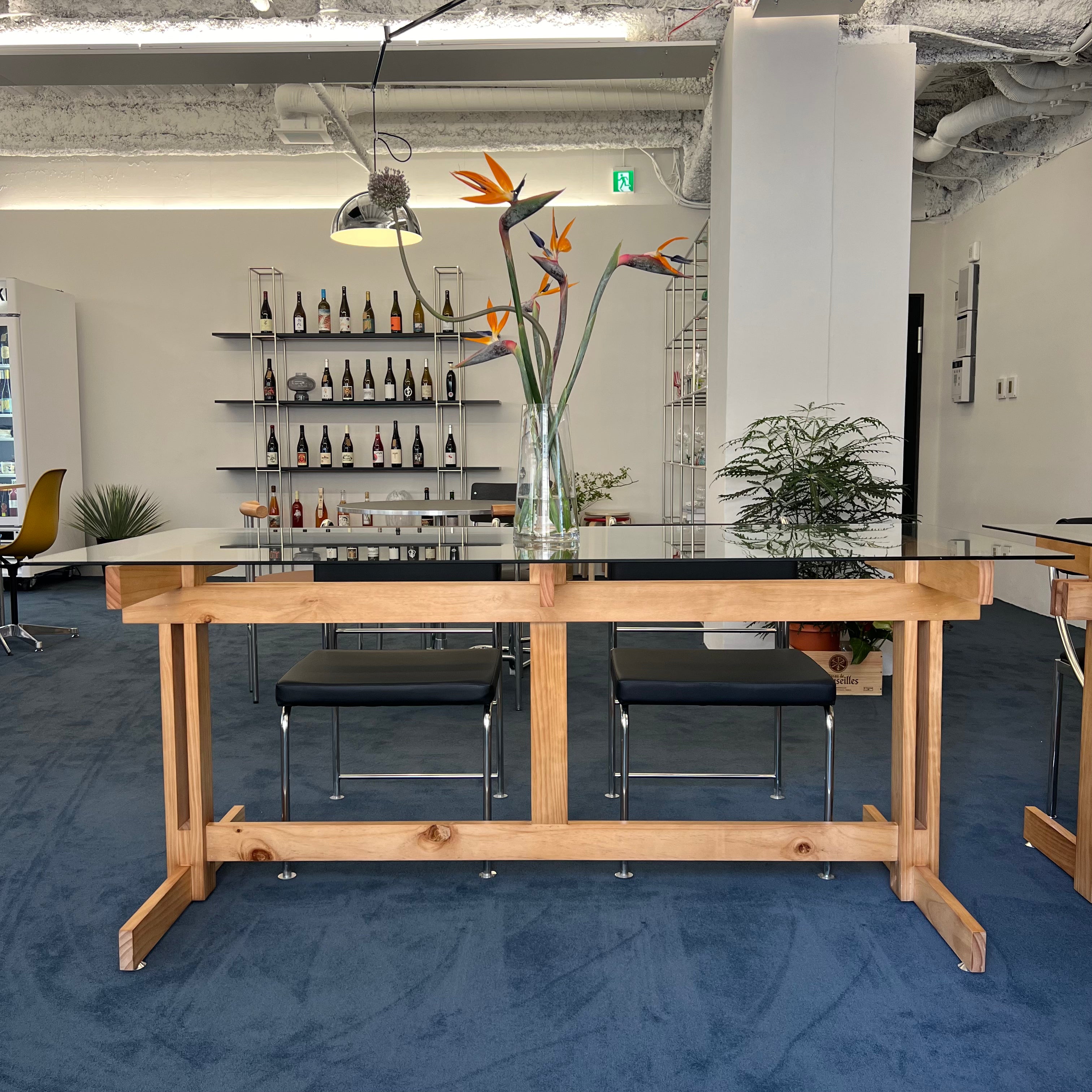 T34 Squarewood glass table