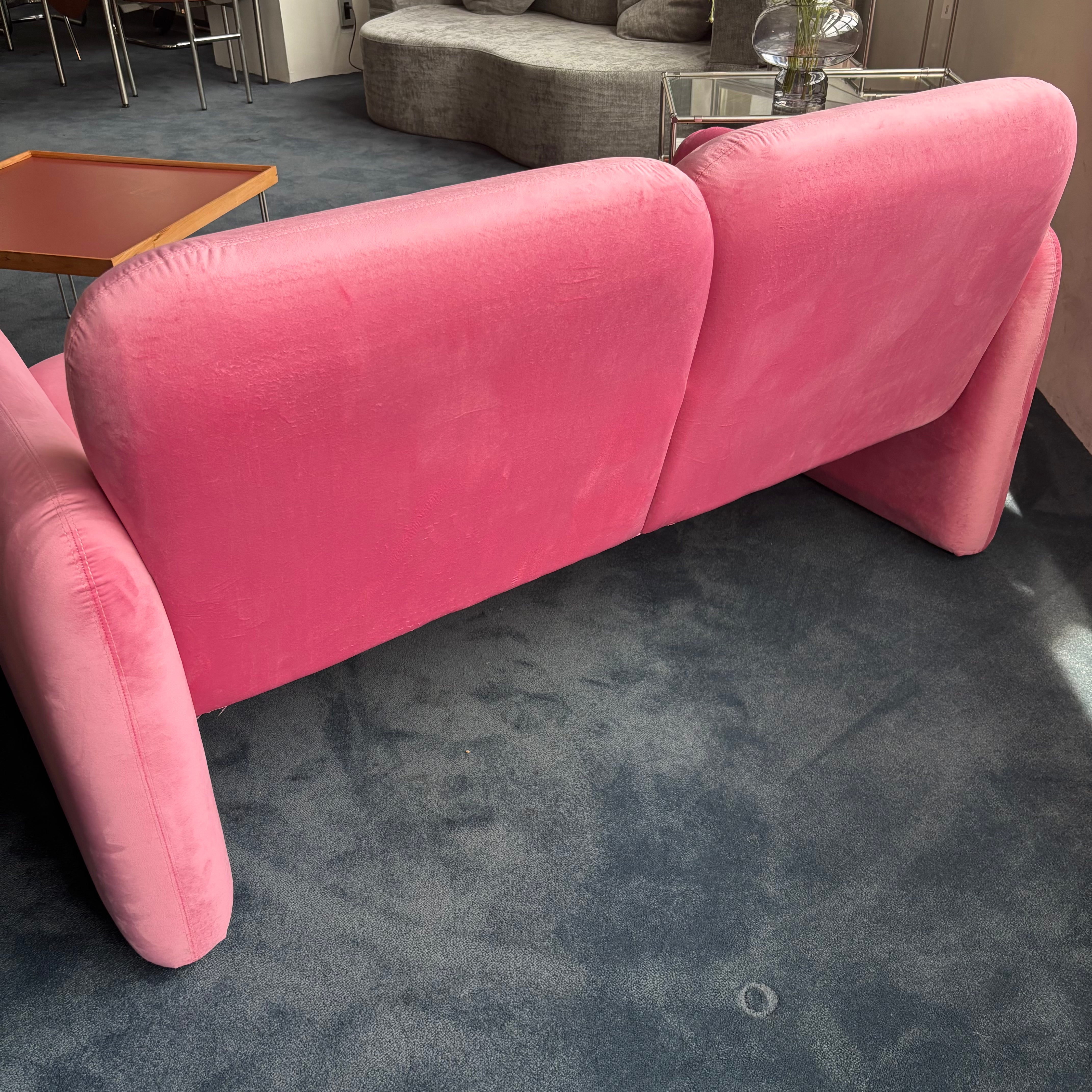 H moment sofa