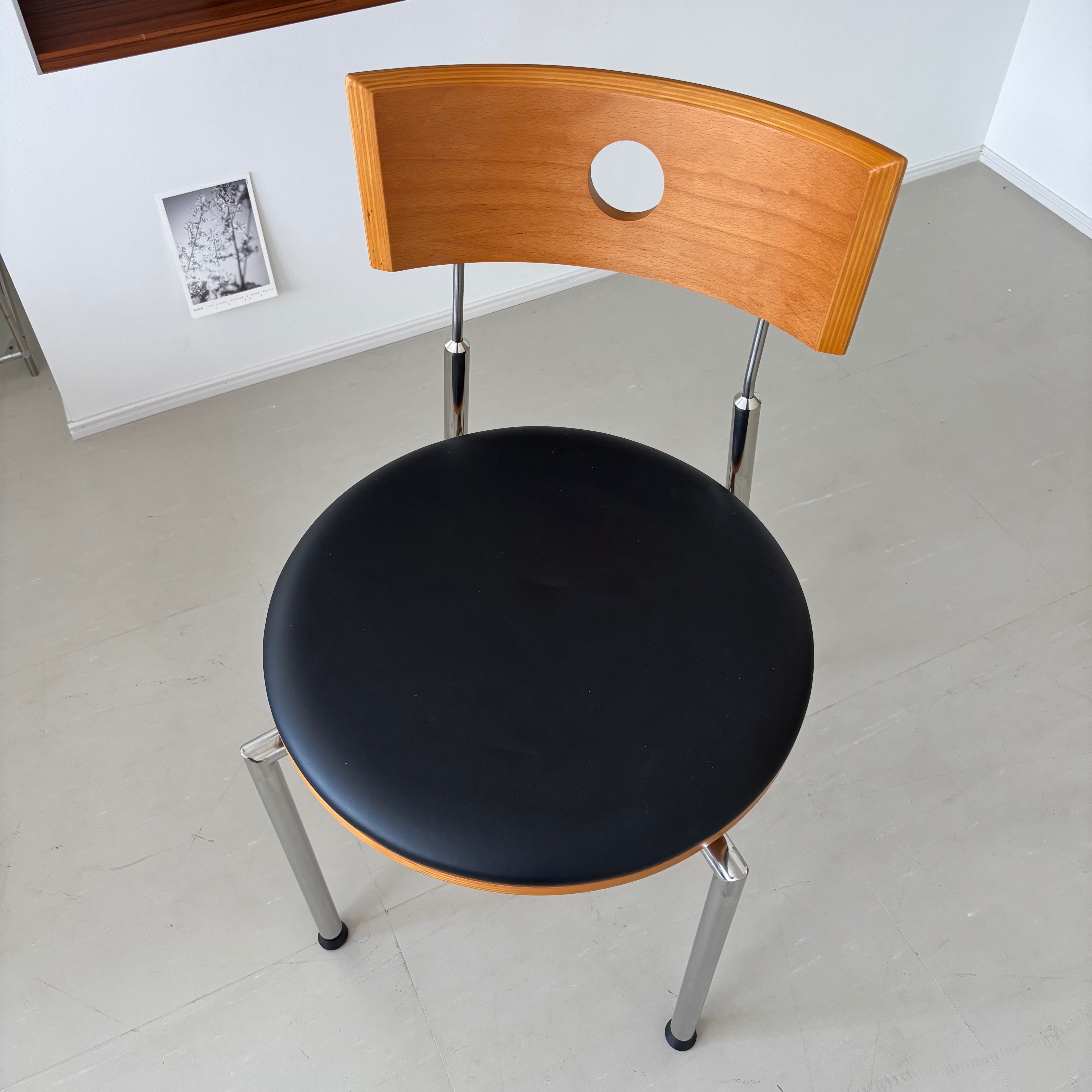 Moon chair