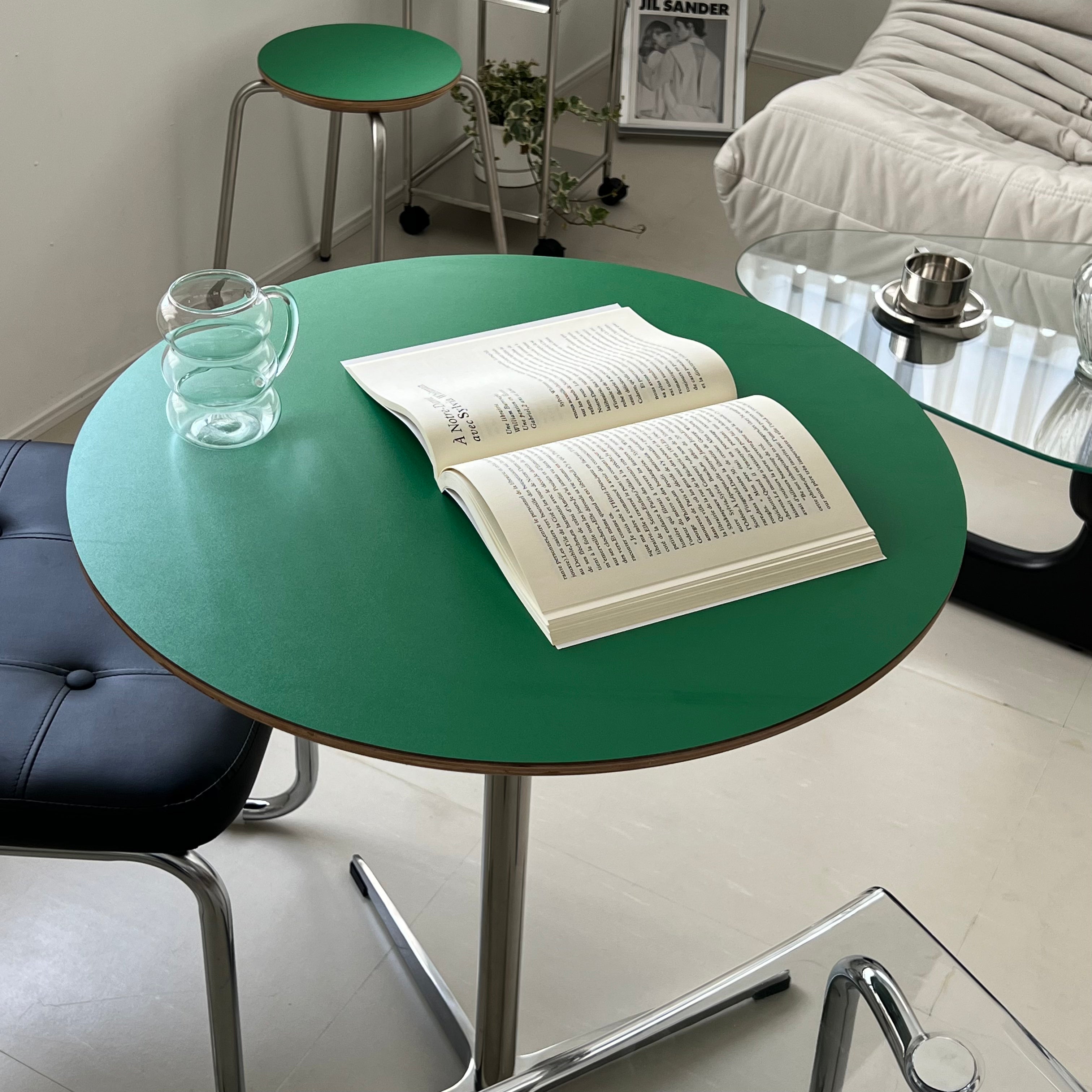 T24 Retro cafe table