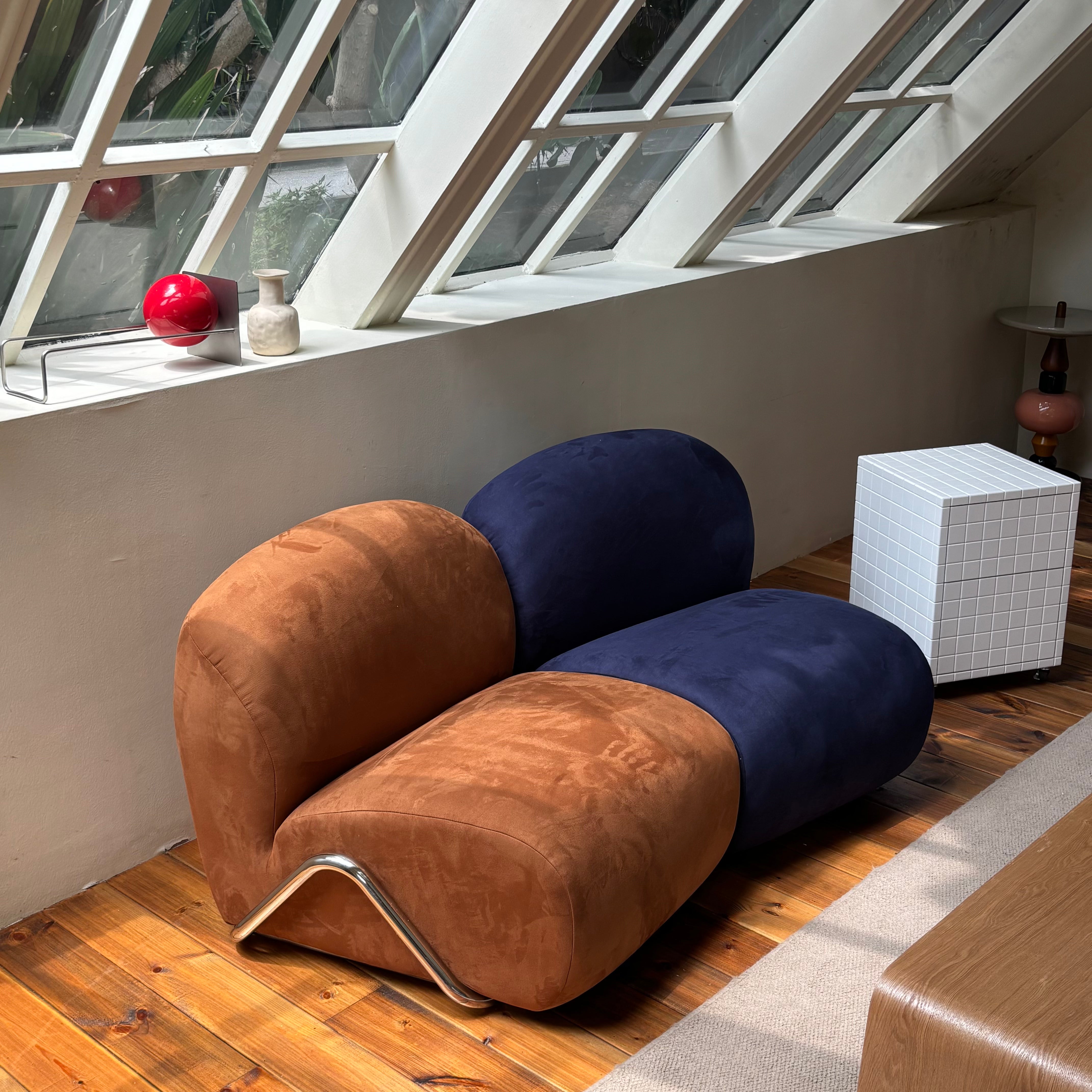 Frame arch sofa
