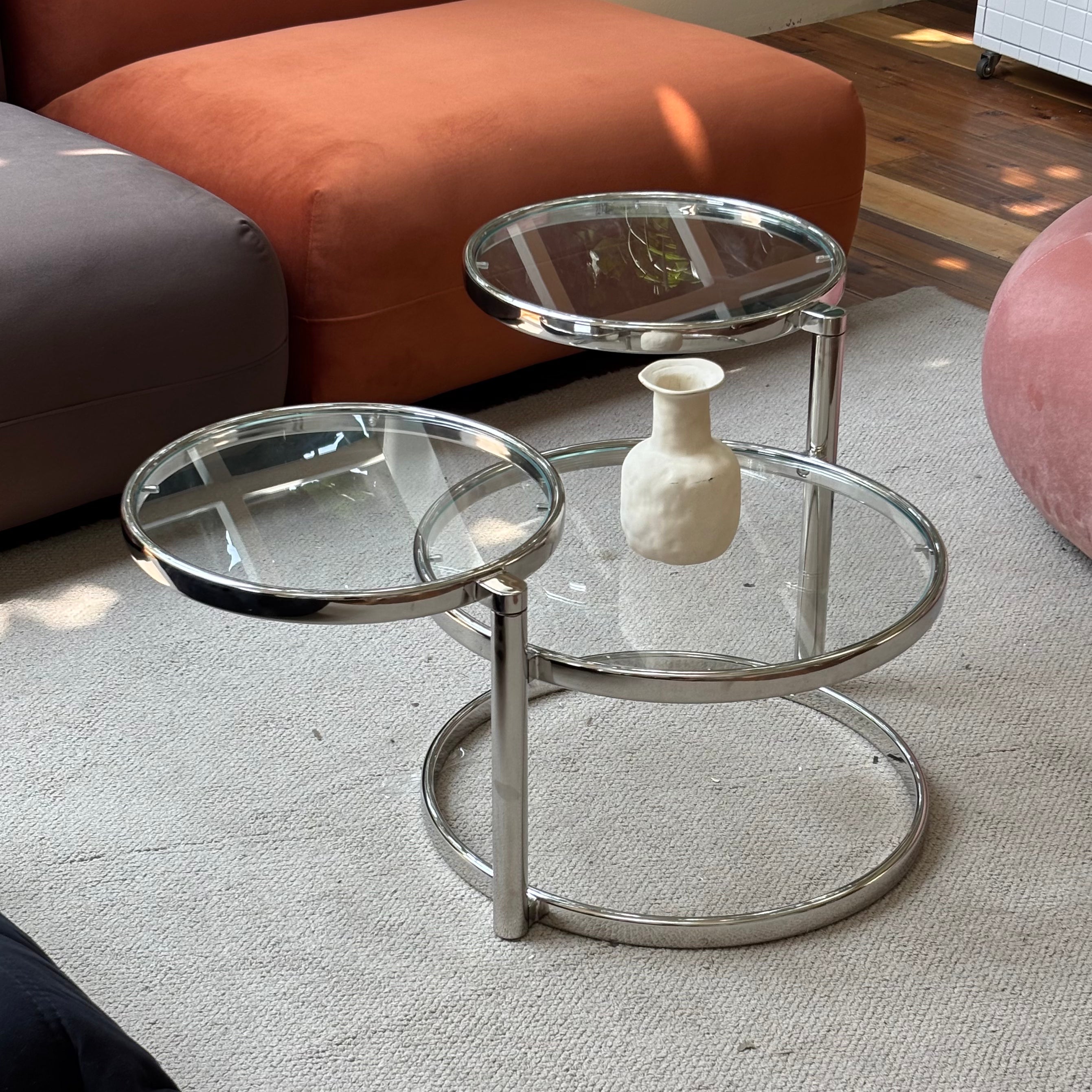 Move glass low table