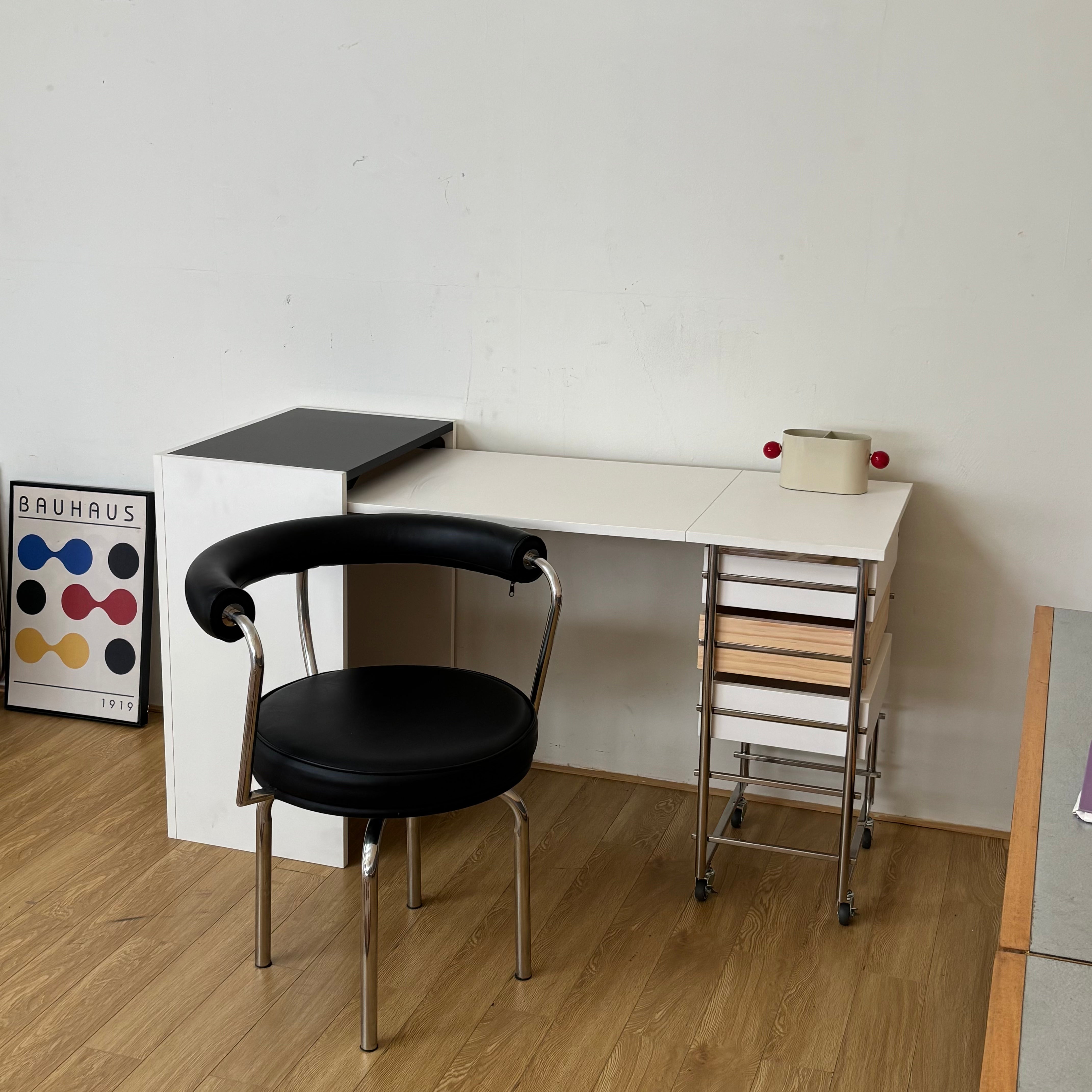 Mulch work desk