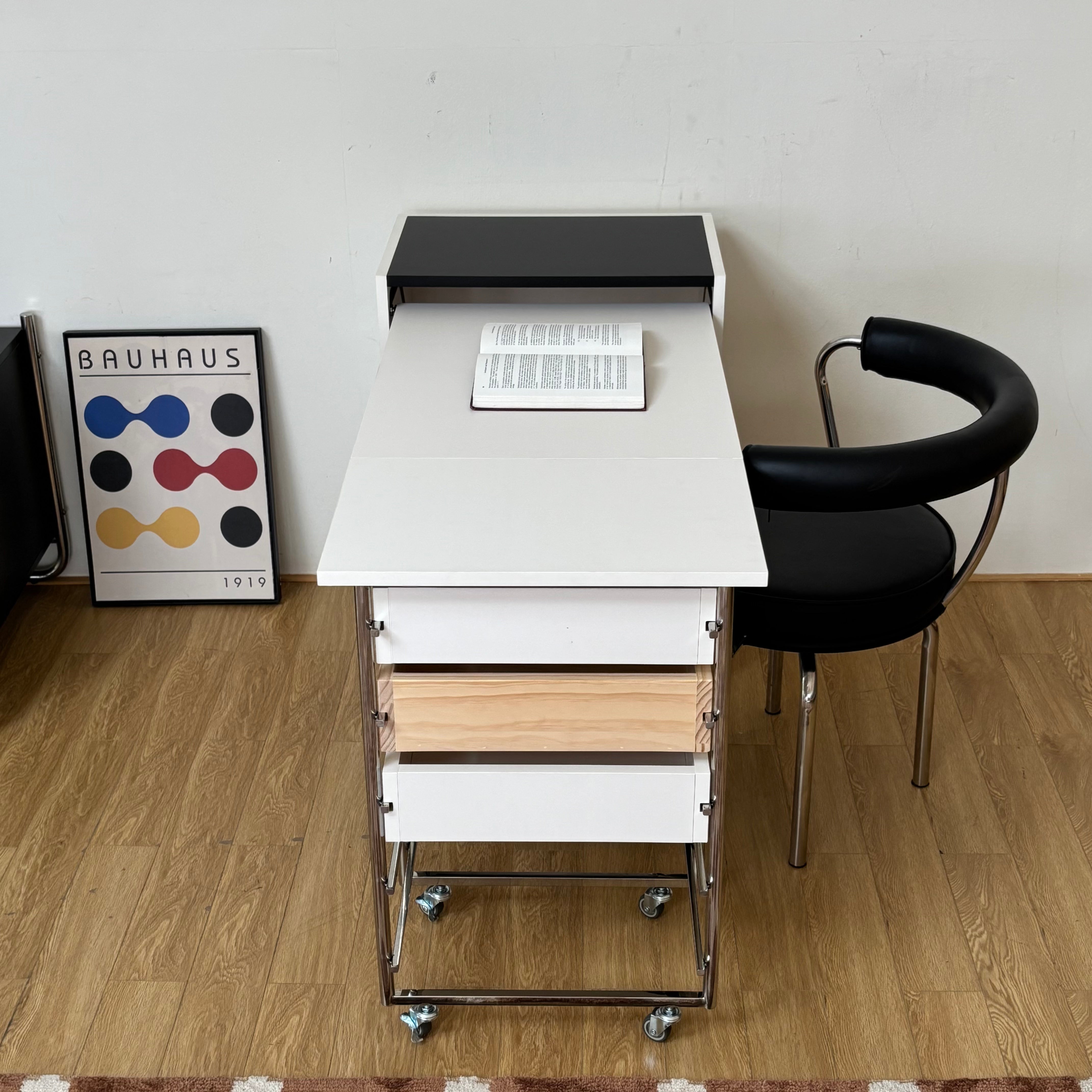 Mulch work desk